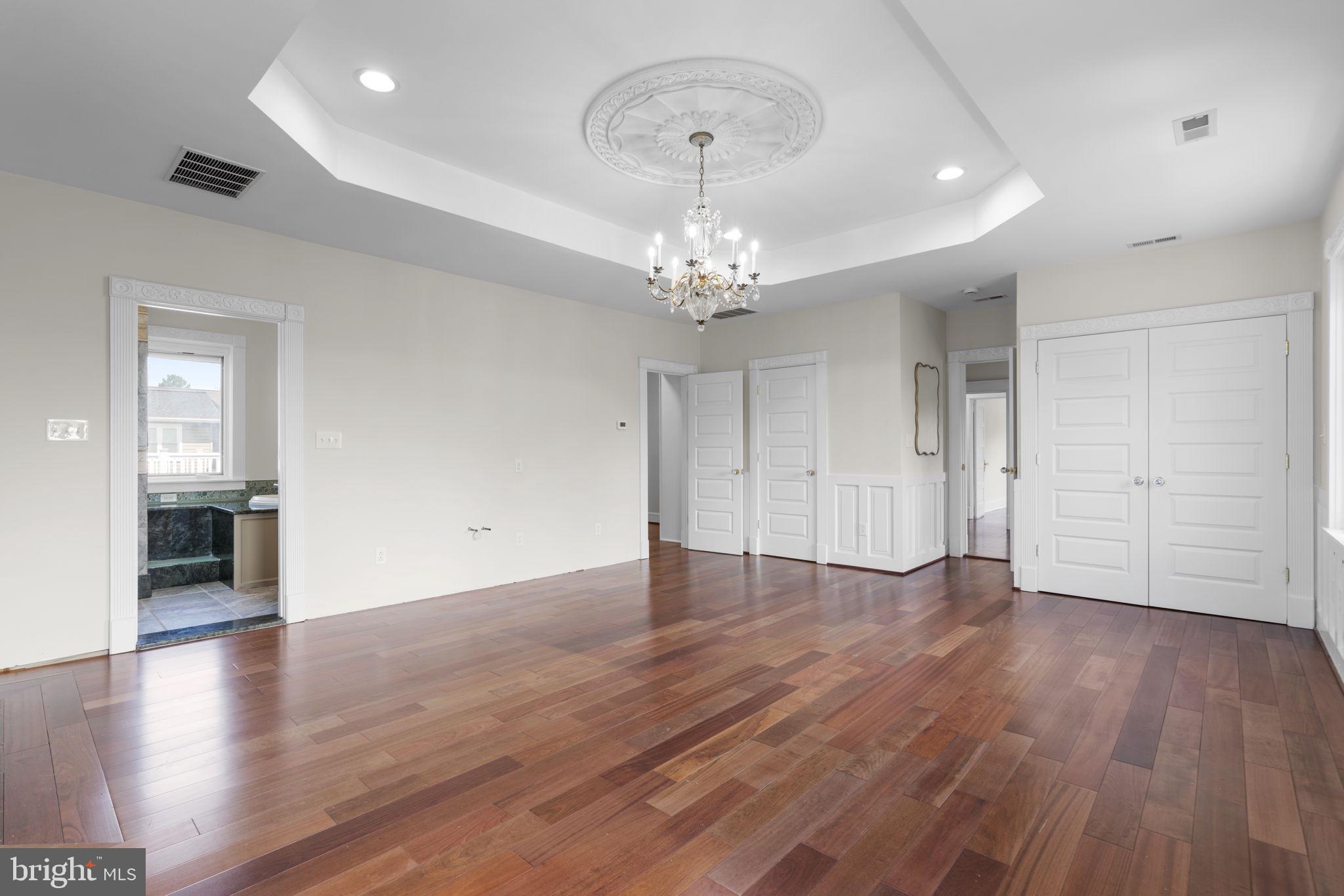 MURRAY HILL - Residential