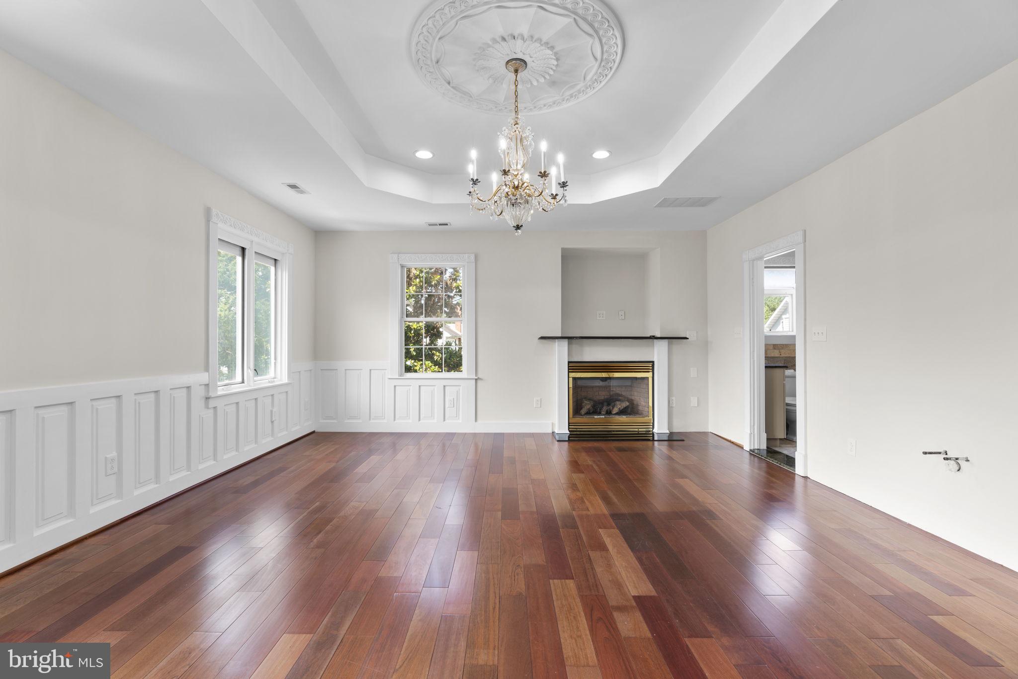 MURRAY HILL - Residential