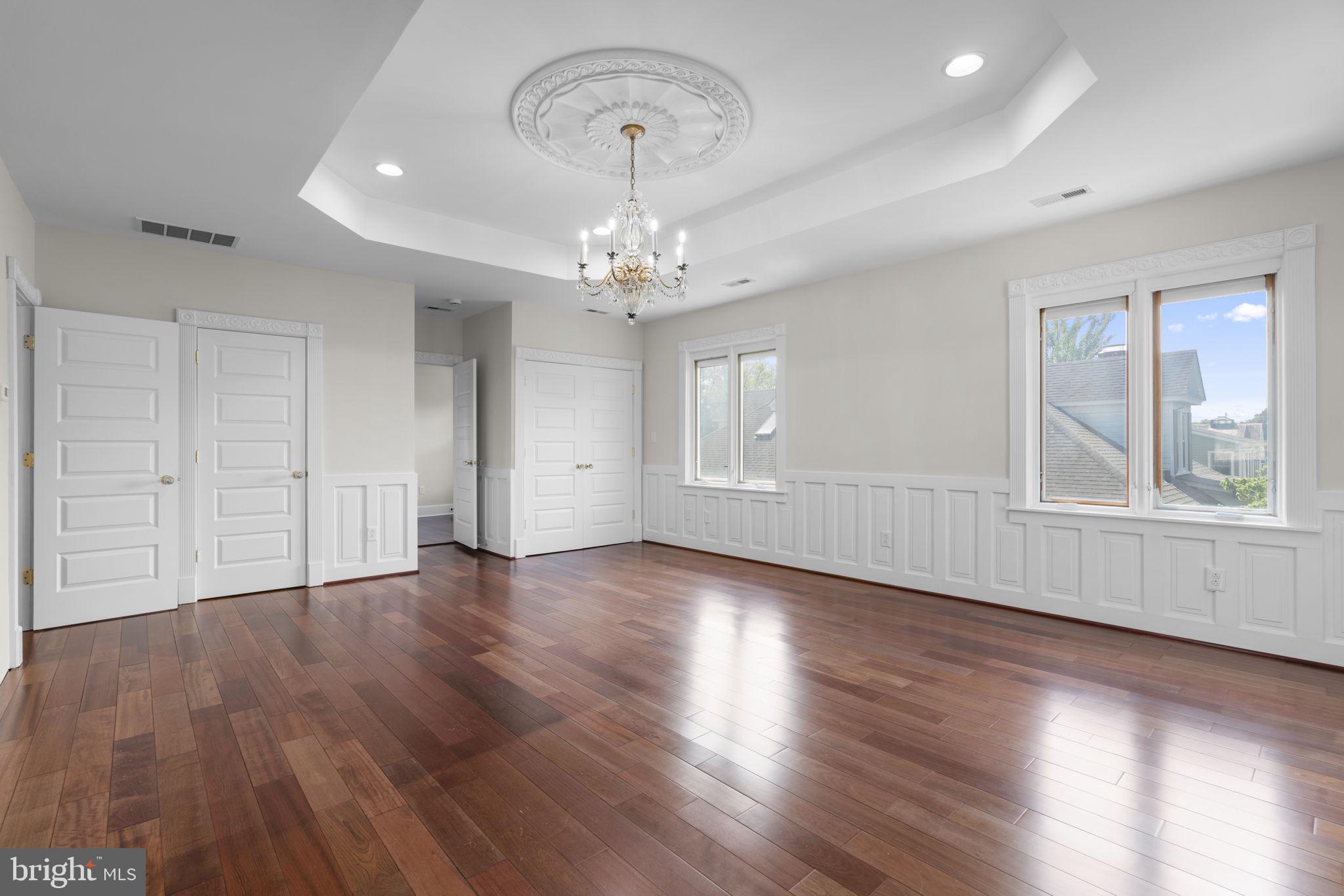 MURRAY HILL - Residential