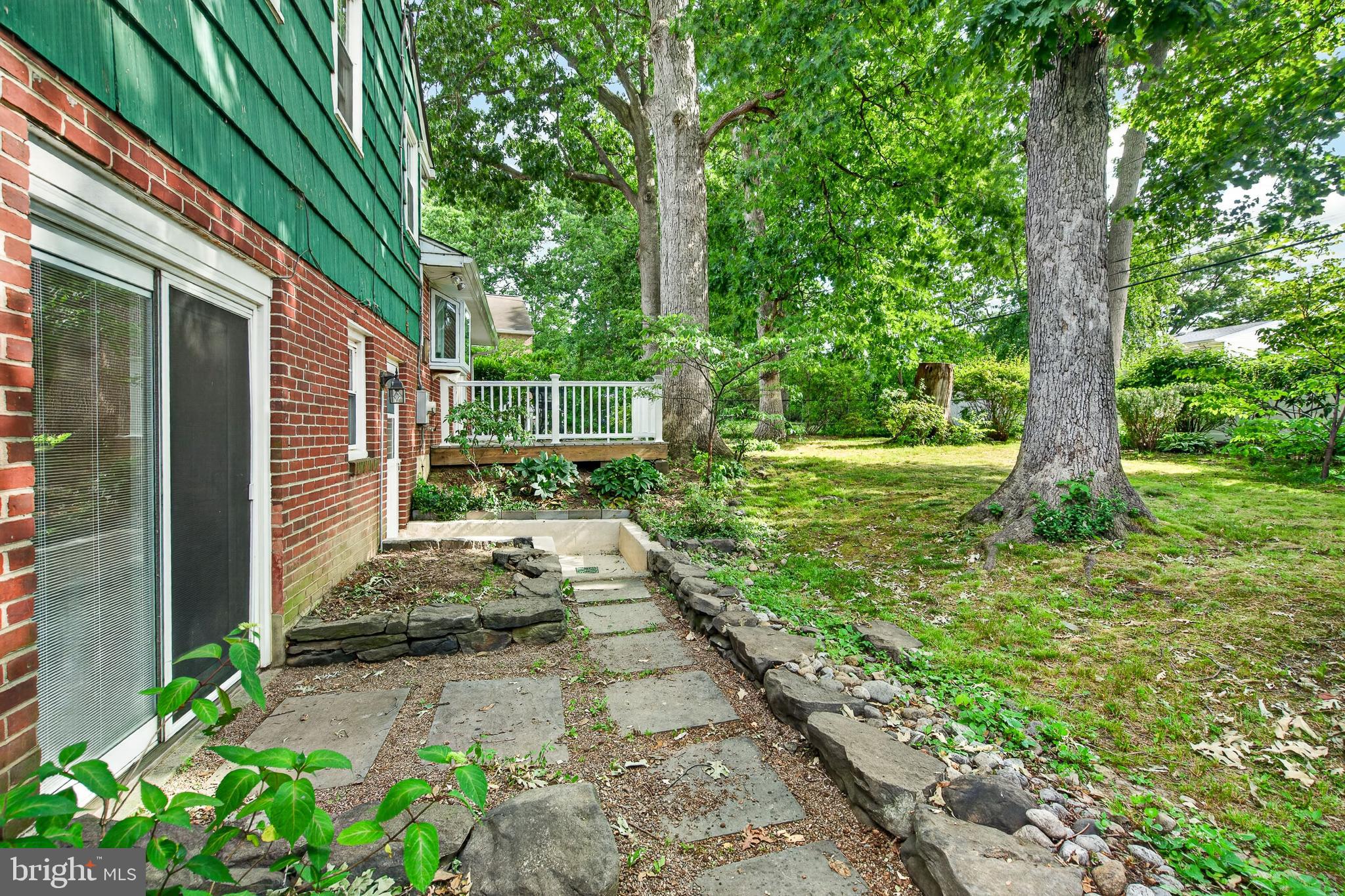 BLUE ROCK MANOR - Residential