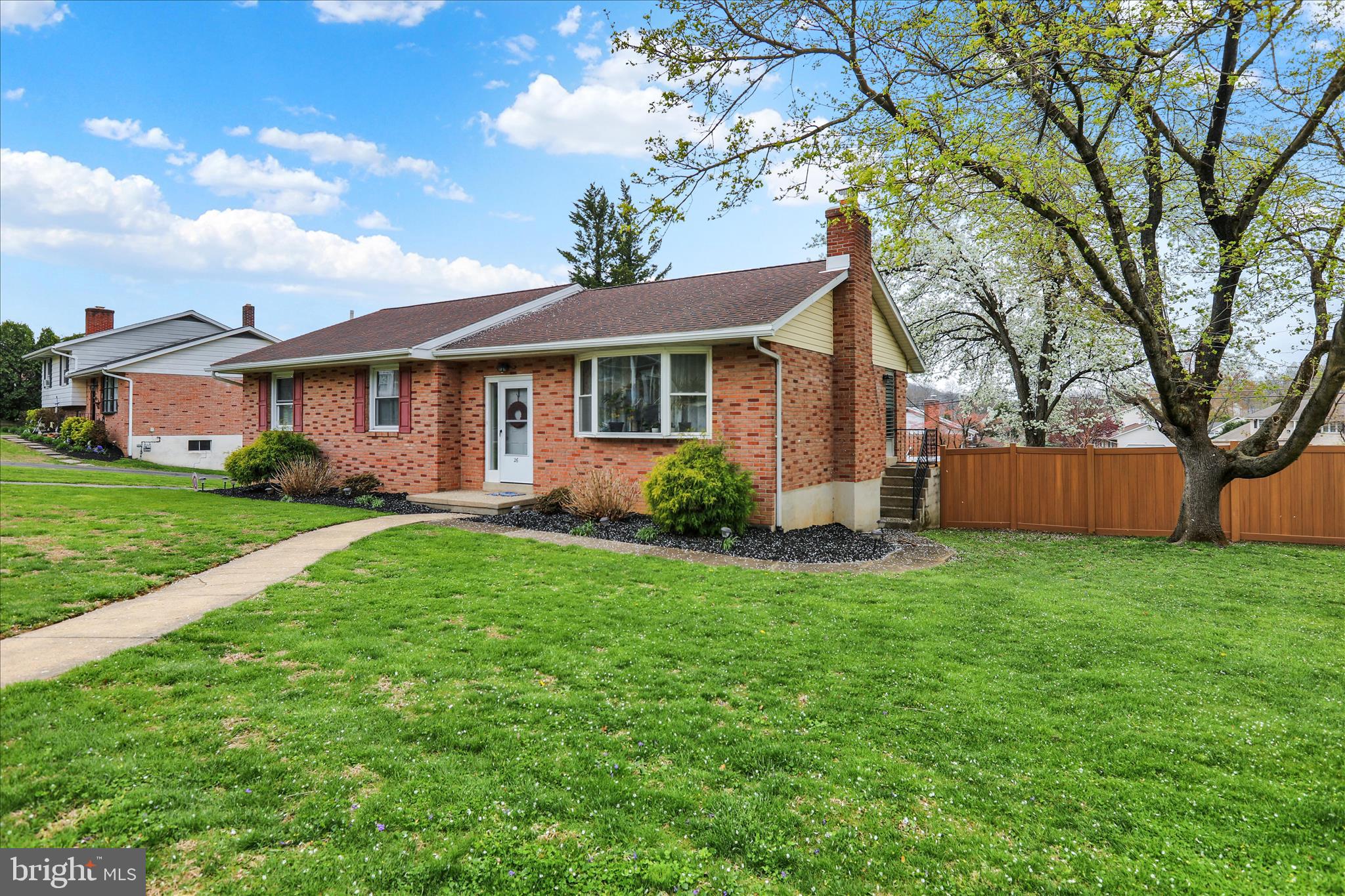 CRESTWOOD - Residential