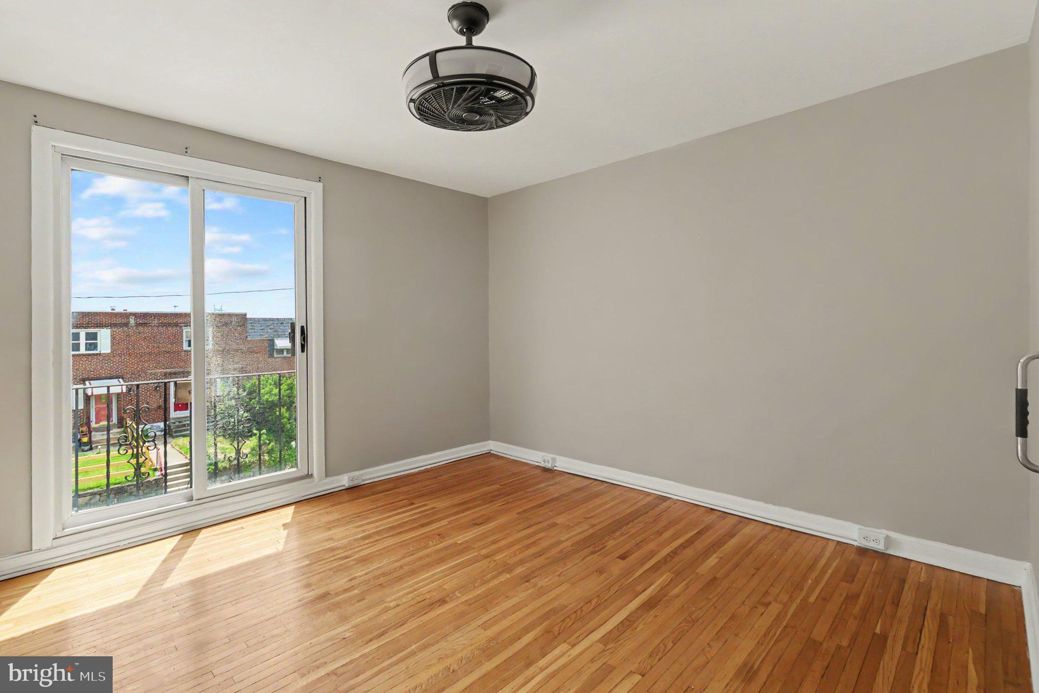 EAST FALLS - Residential
