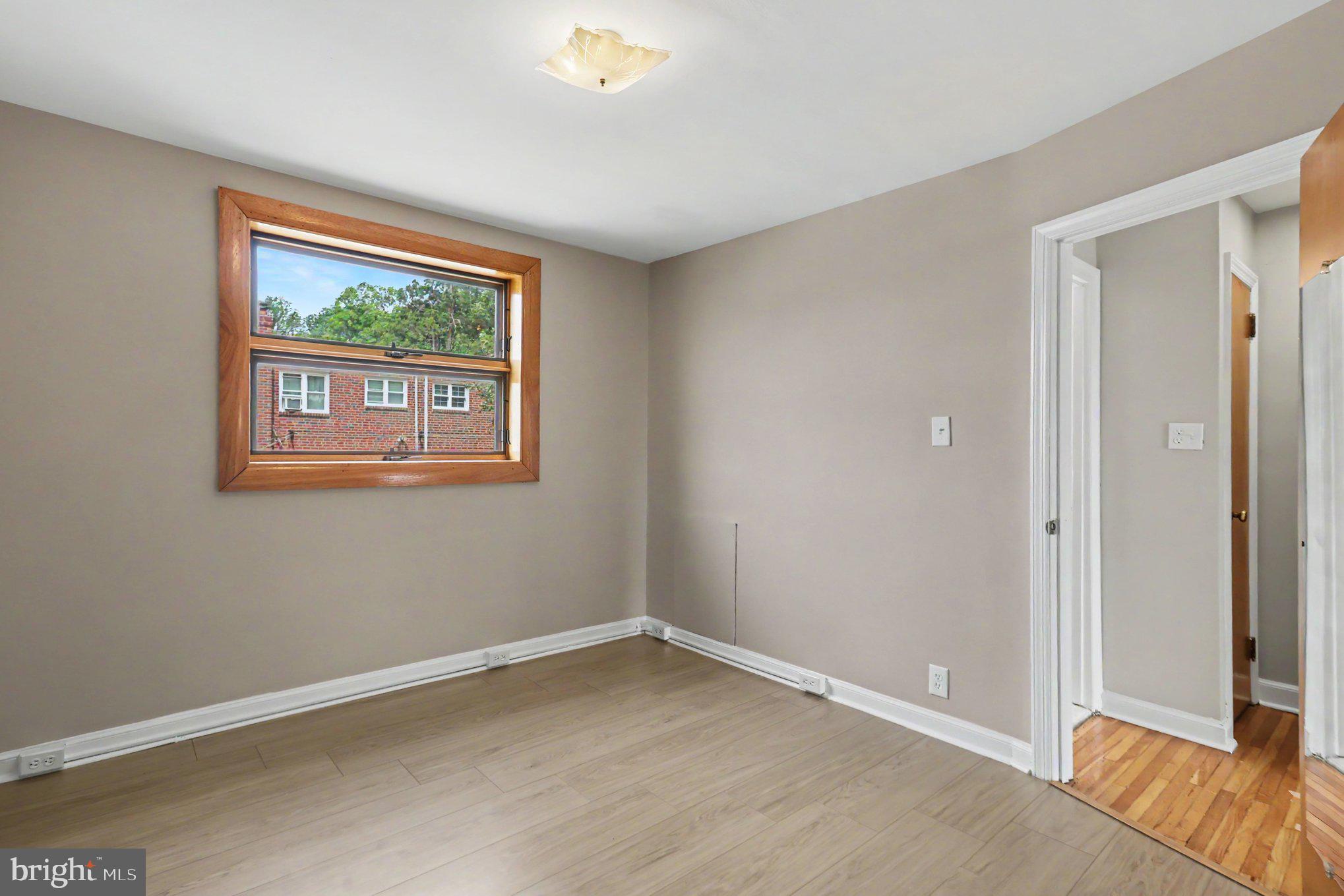 EAST FALLS - Residential