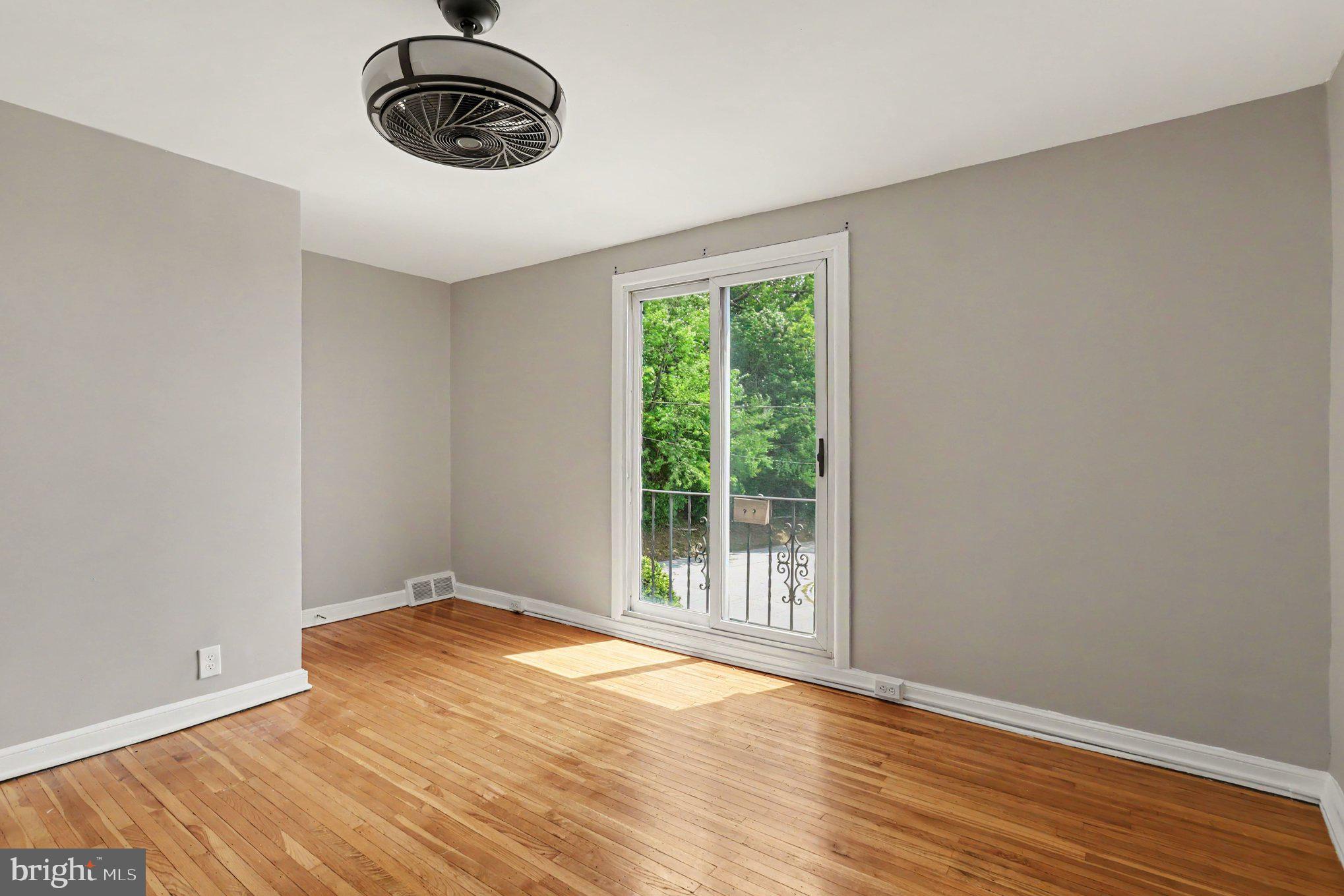 EAST FALLS - Residential