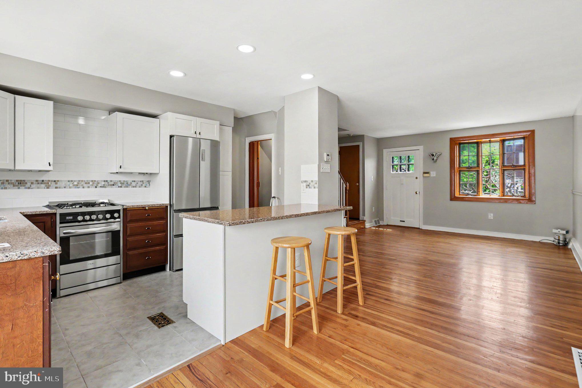 EAST FALLS - Residential