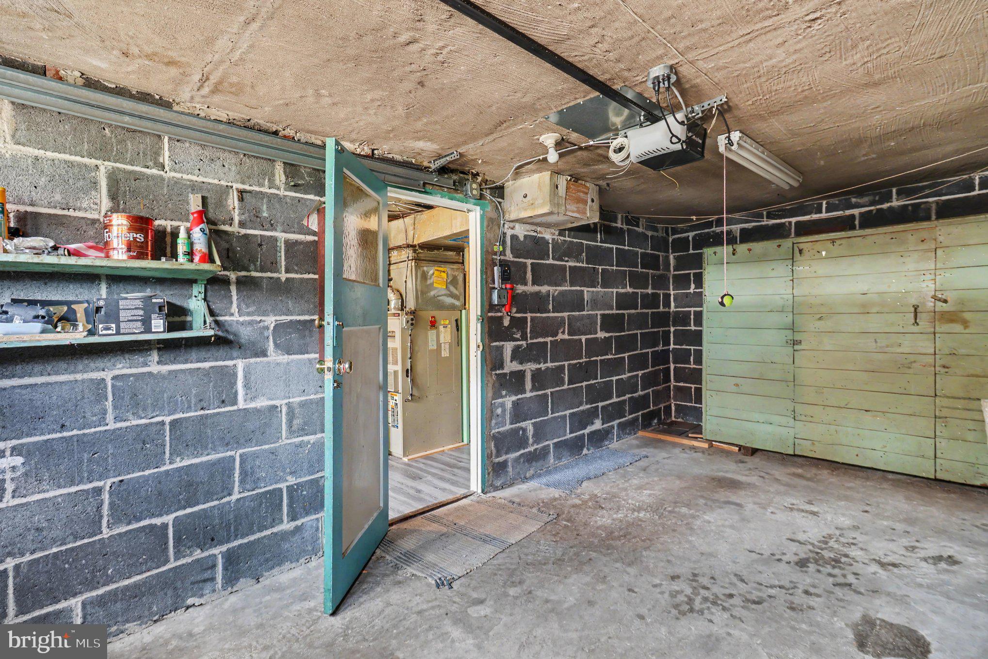 EAST FALLS - Residential