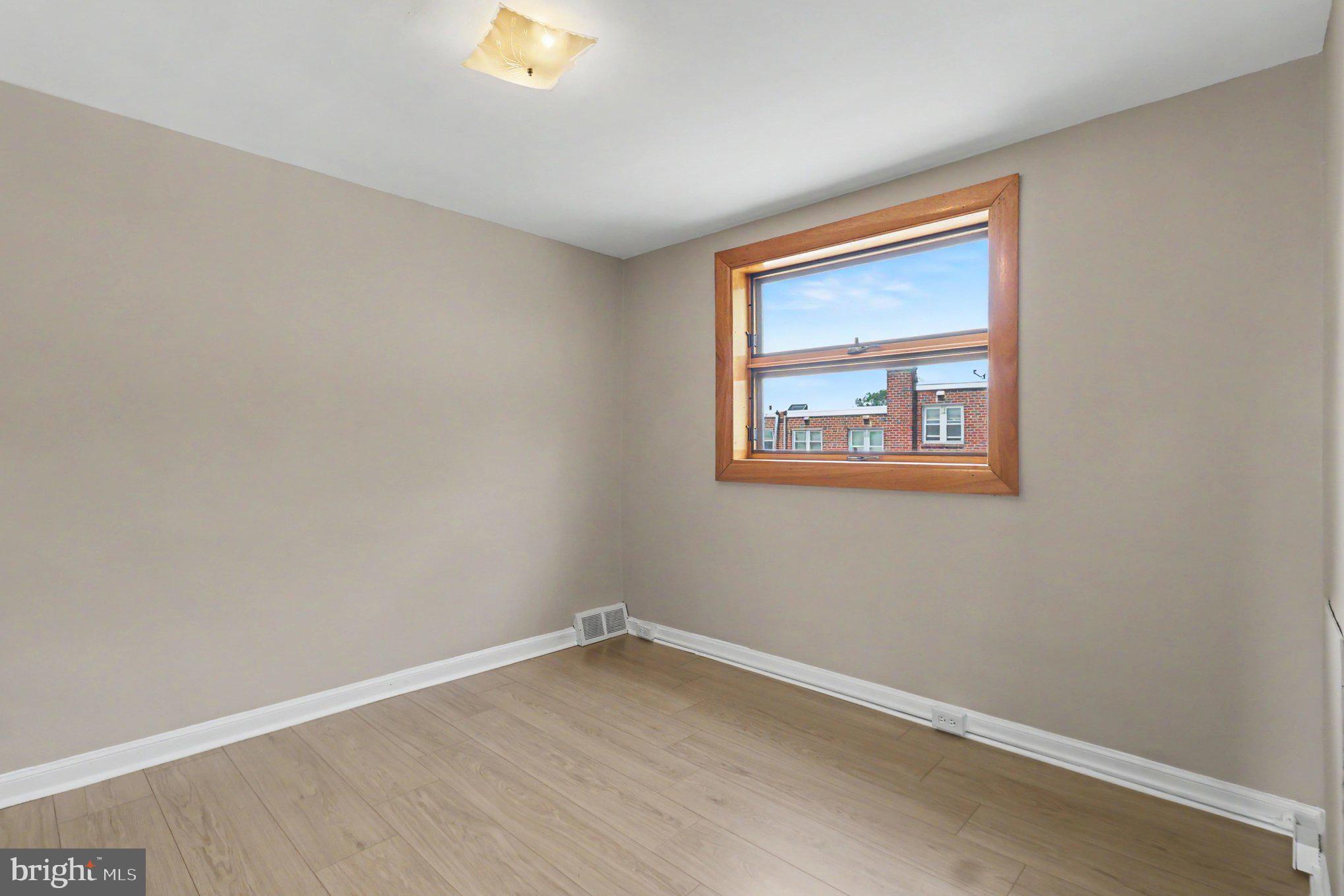 EAST FALLS - Residential