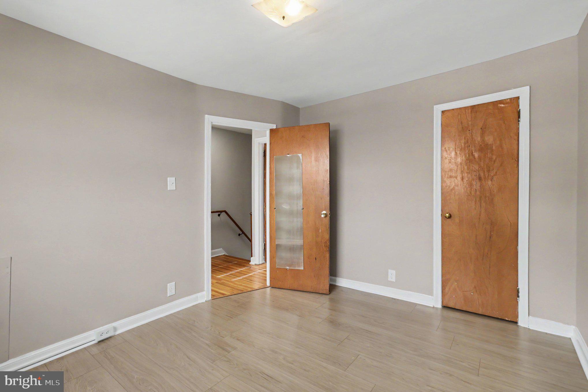 EAST FALLS - Residential