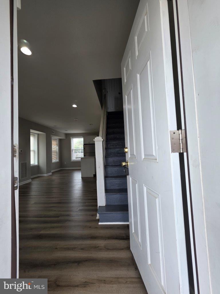 FOUR BY FOUR - Residential