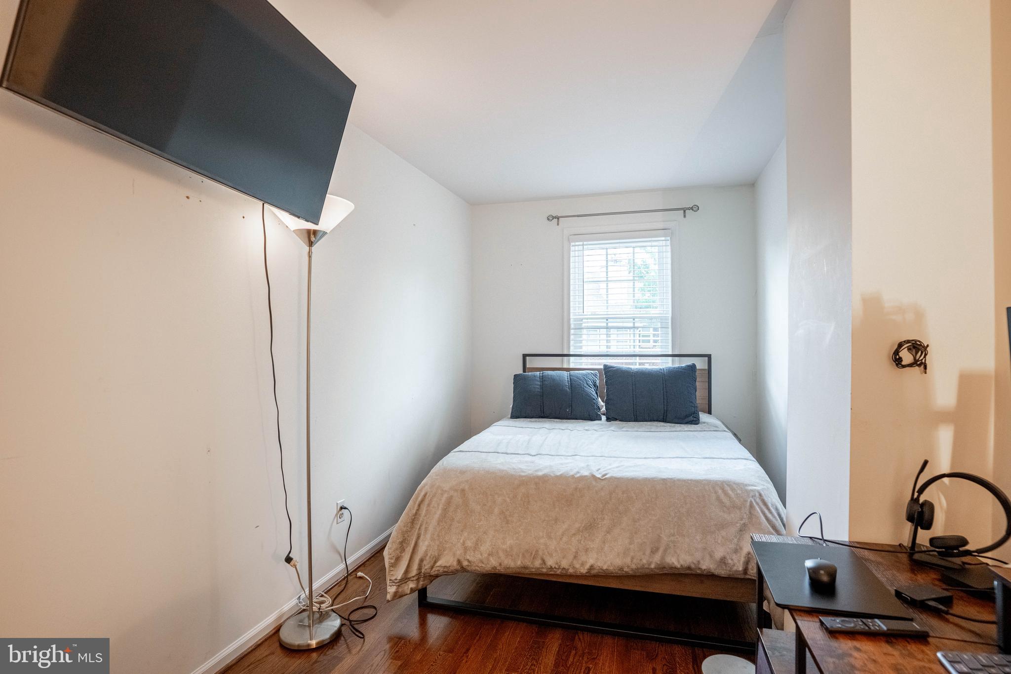 EAST FALLS - Residential