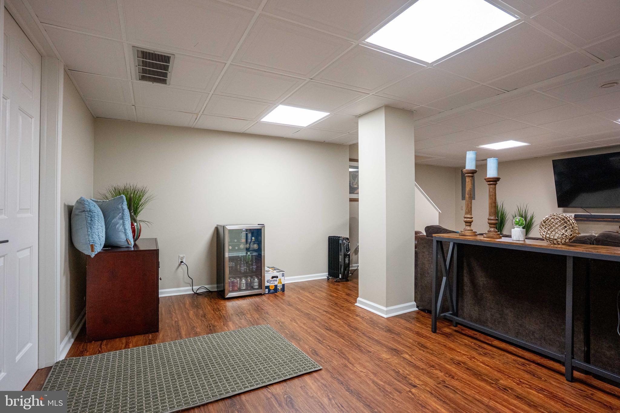 EAST FALLS - Residential