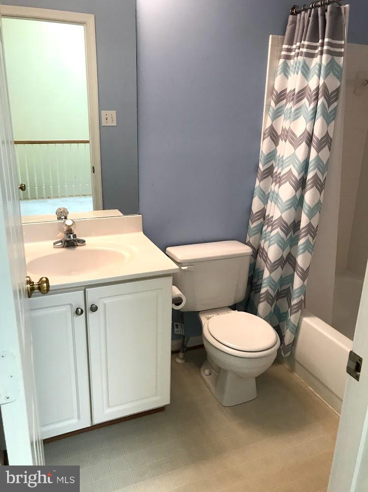 VILLAGE OF CLOPPERS MILL - Residential Lease