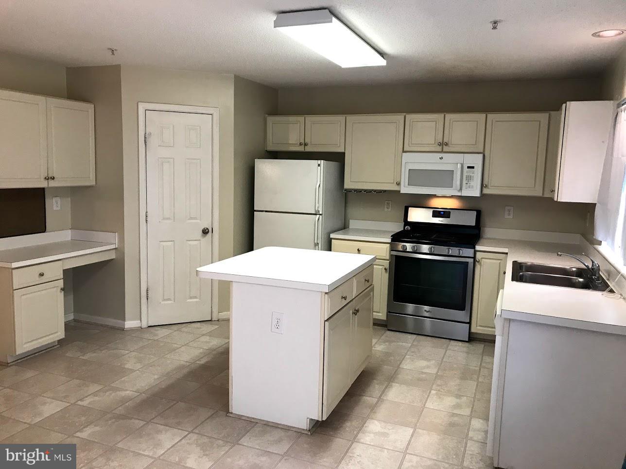 VILLAGE OF CLOPPERS MILL - Residential Lease