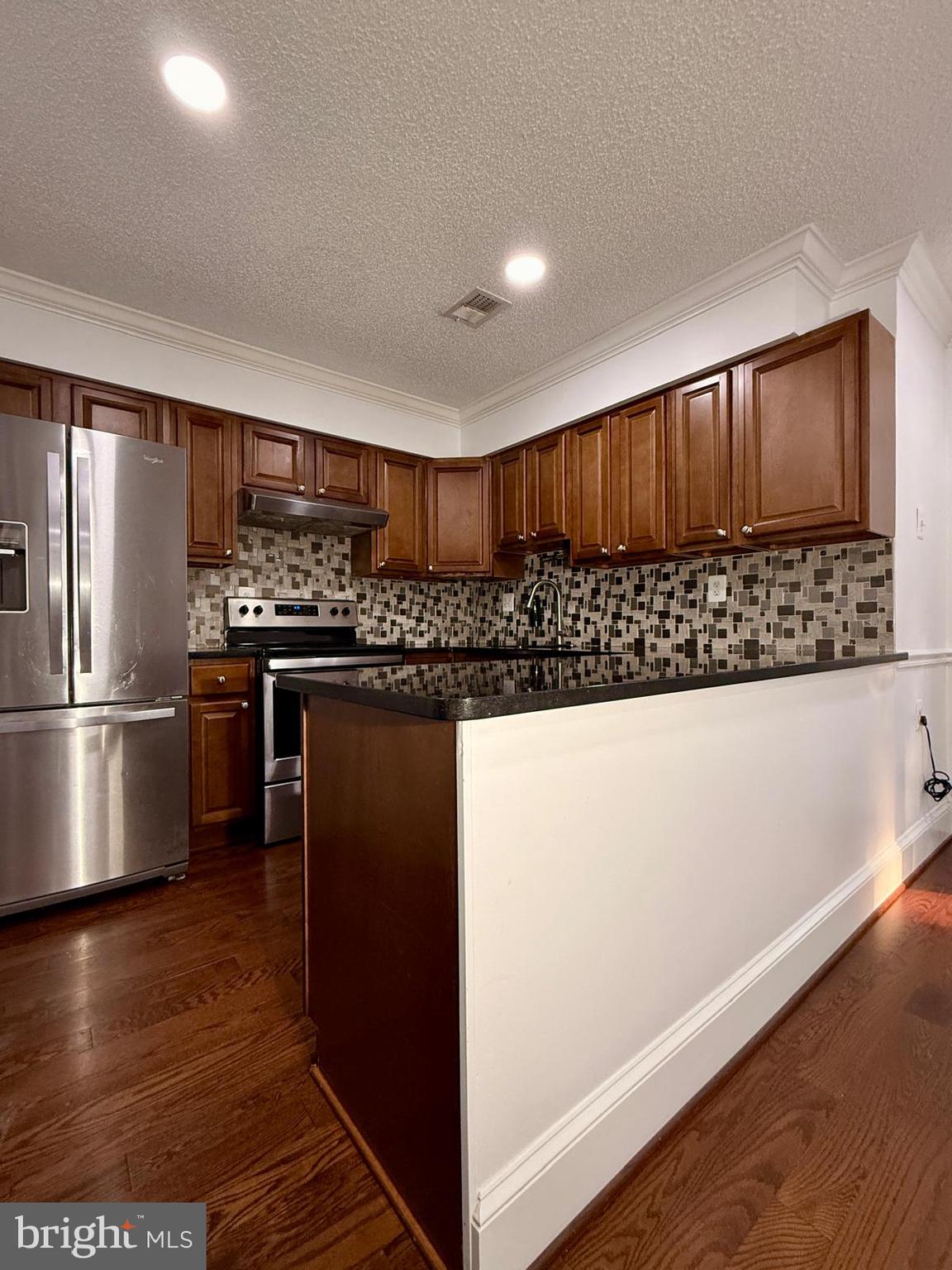 RESTON - Residential