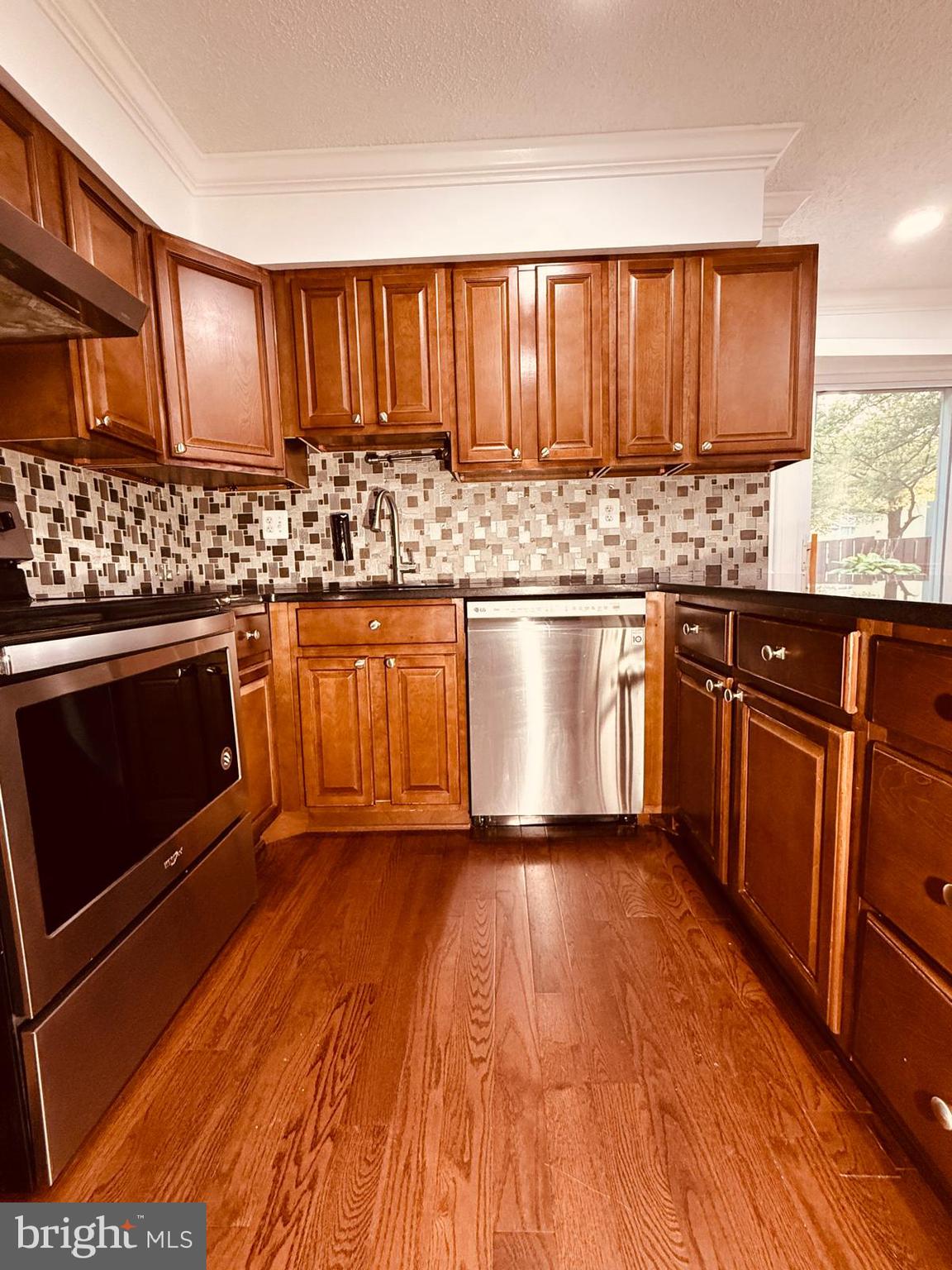 RESTON - Residential