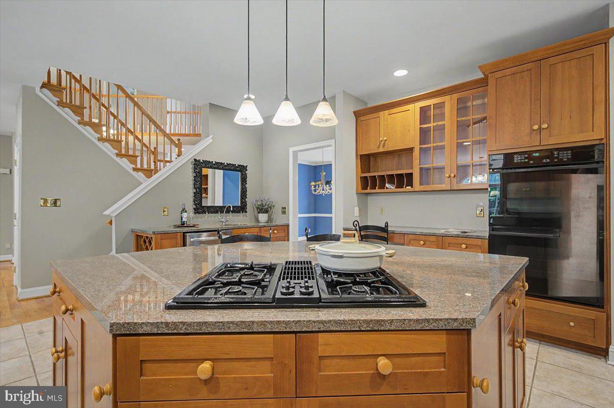BROOKSTONE - Residential