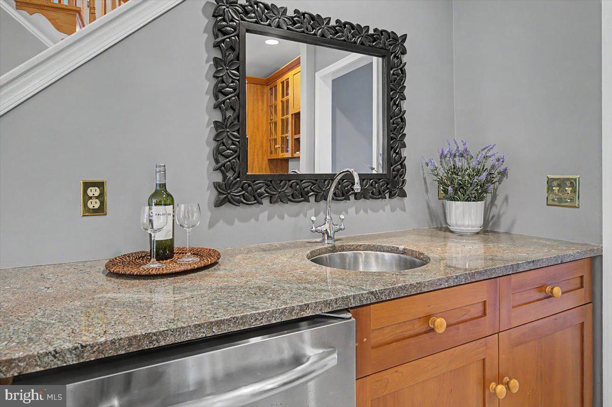 BROOKSTONE - Residential