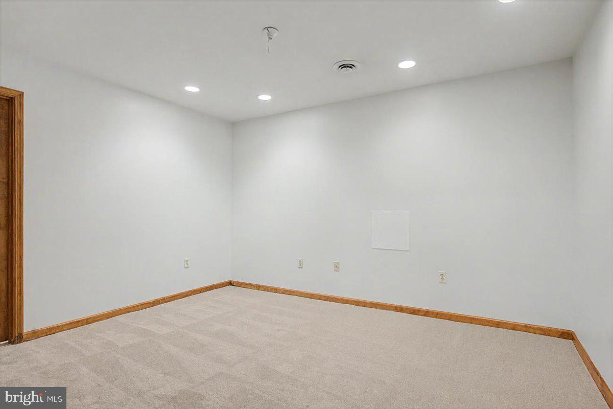 BROOKSTONE - Residential