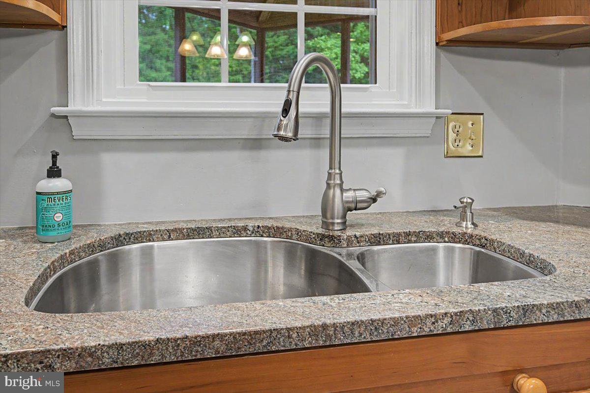 BROOKSTONE - Residential