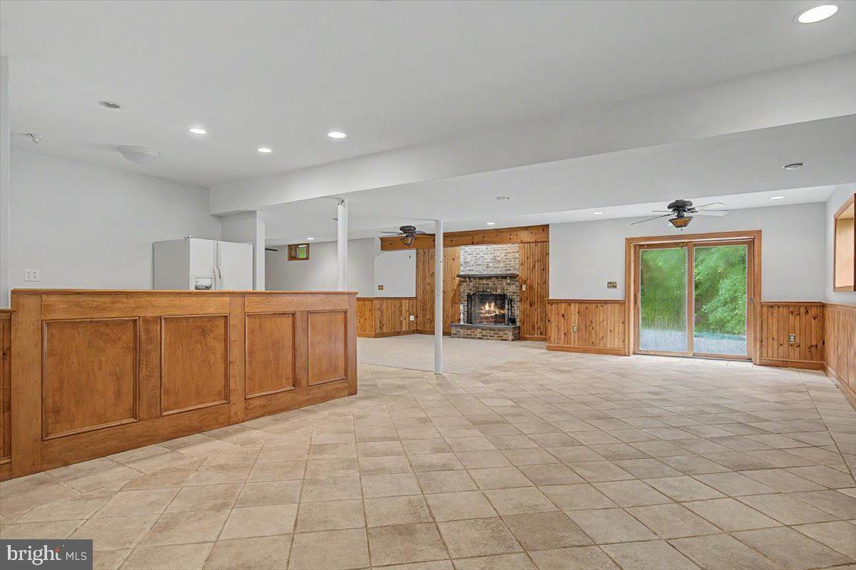 BROOKSTONE - Residential
