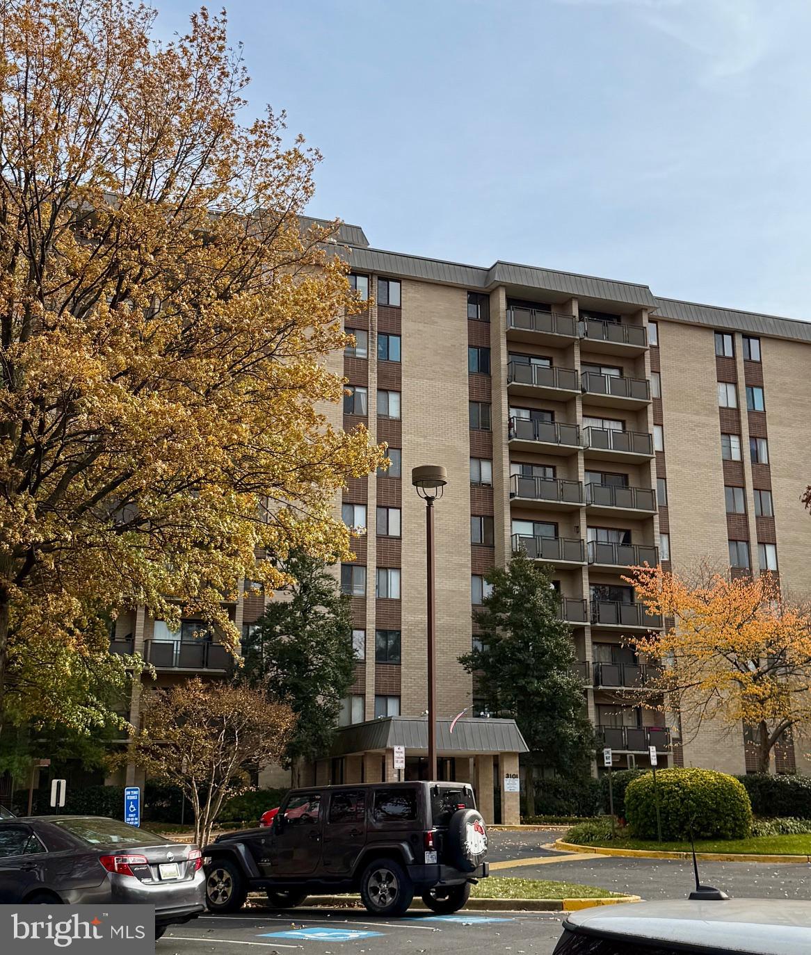 WOODLAKE TOWERS - Residential