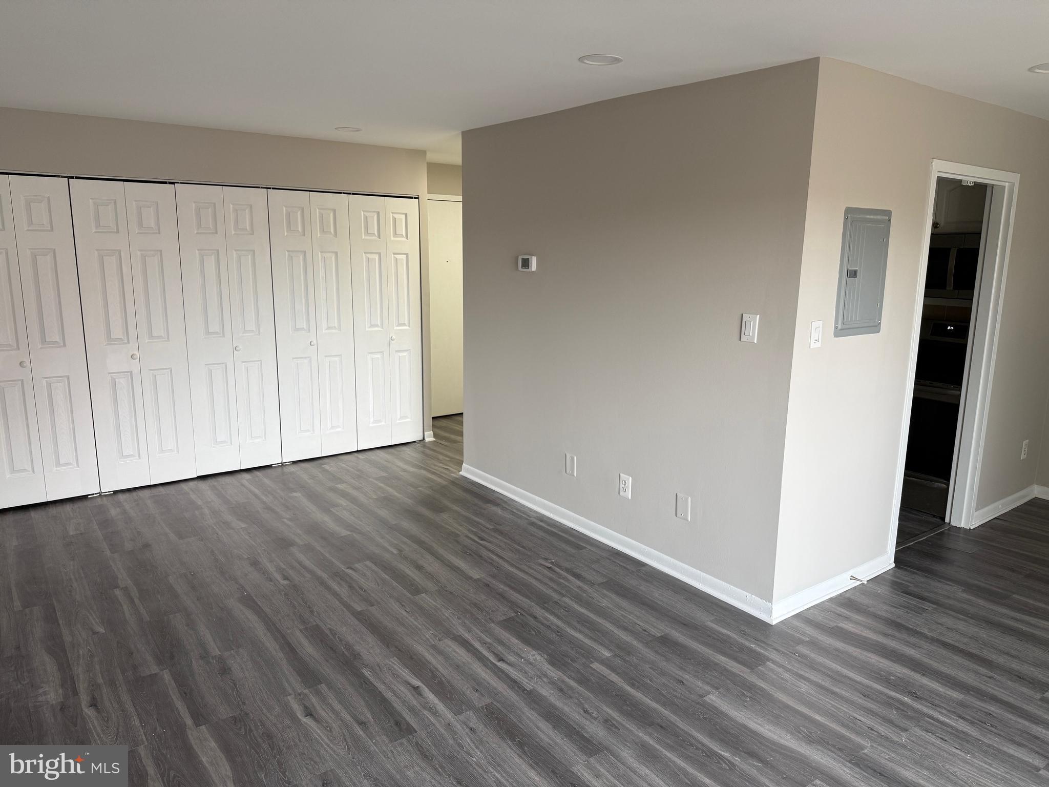 WOODLAKE TOWERS - Residential