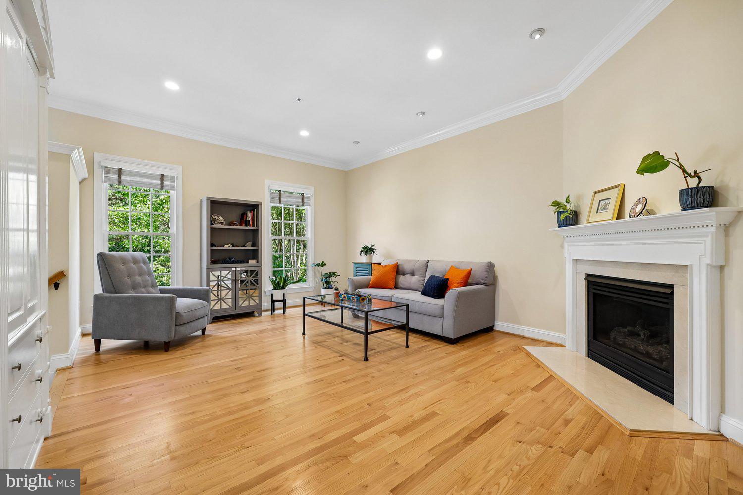 KENTLANDS - Residential
