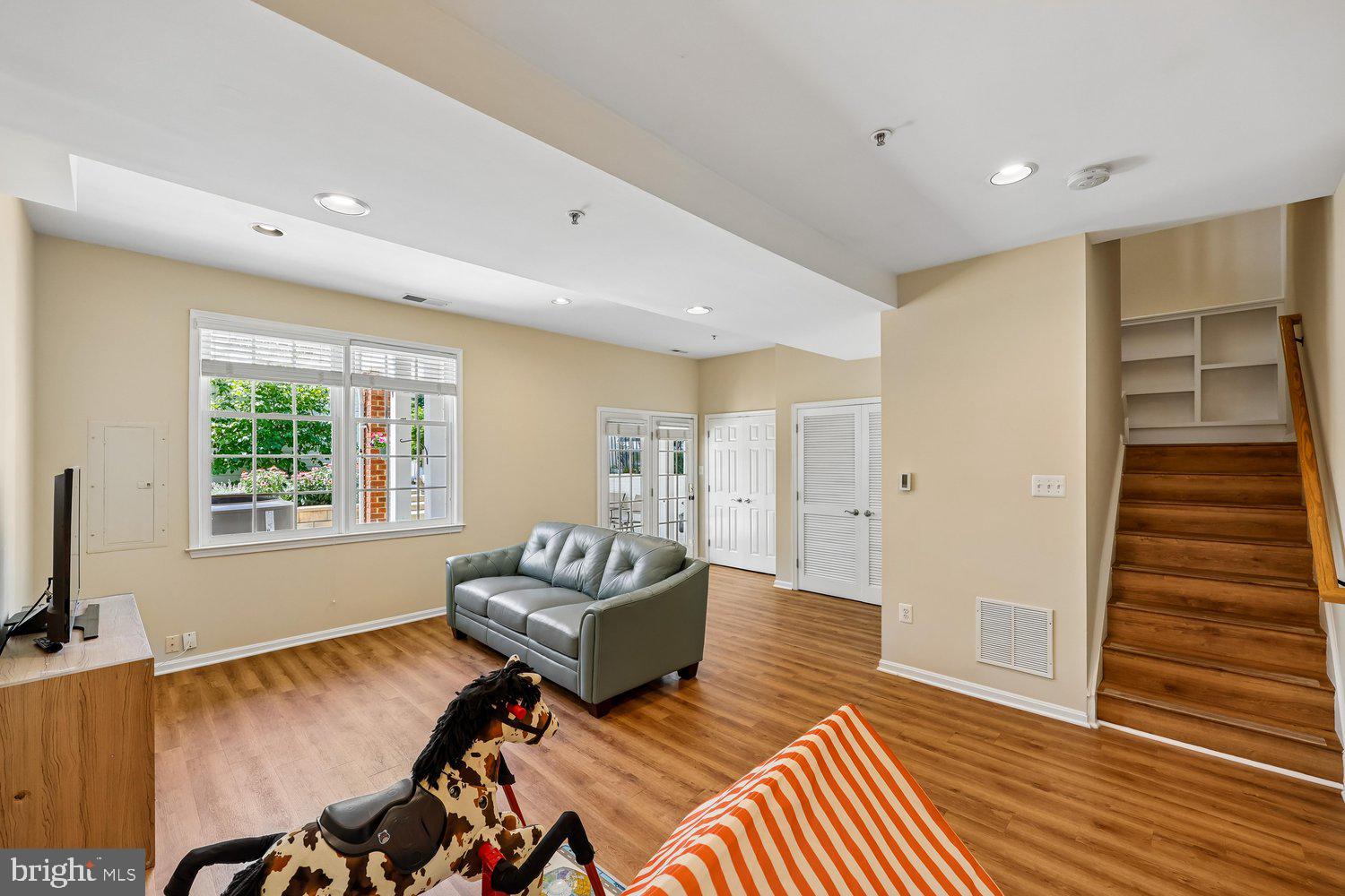 KENTLANDS - Residential