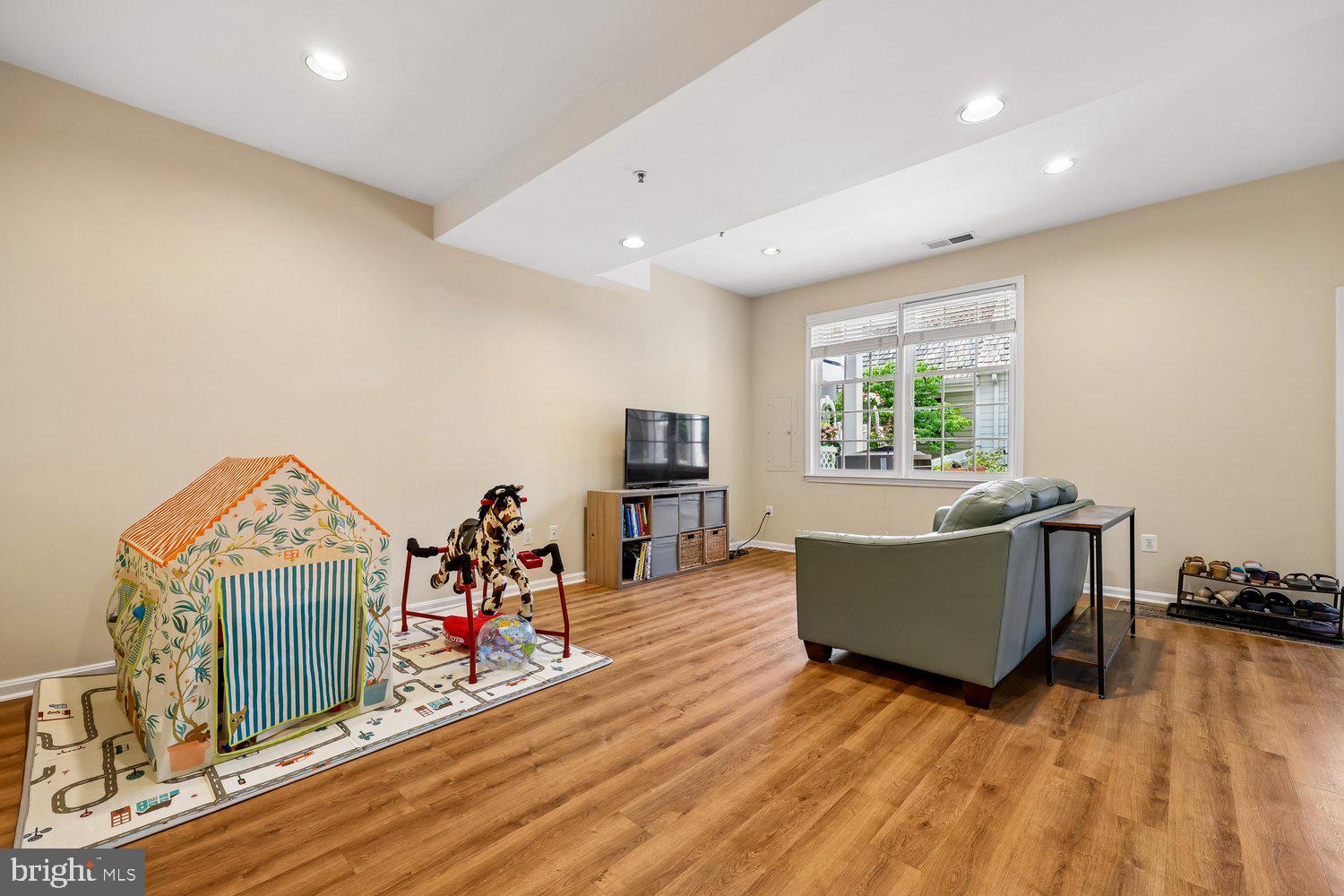 KENTLANDS - Residential