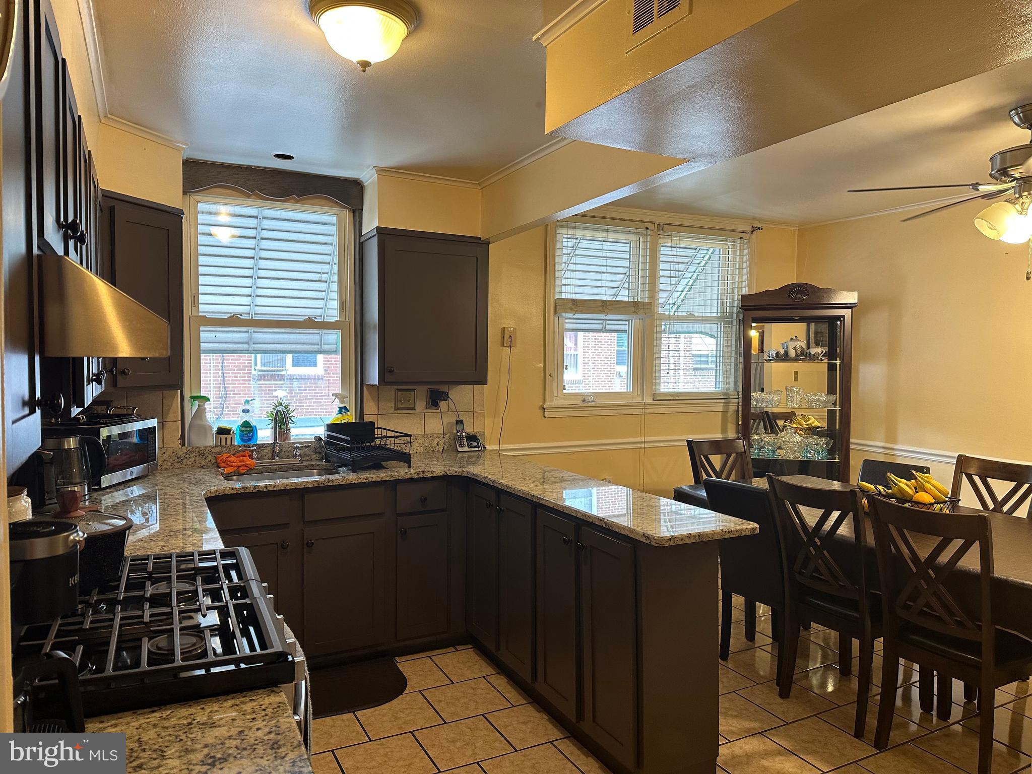 OXFORD CIRCLE - Residential