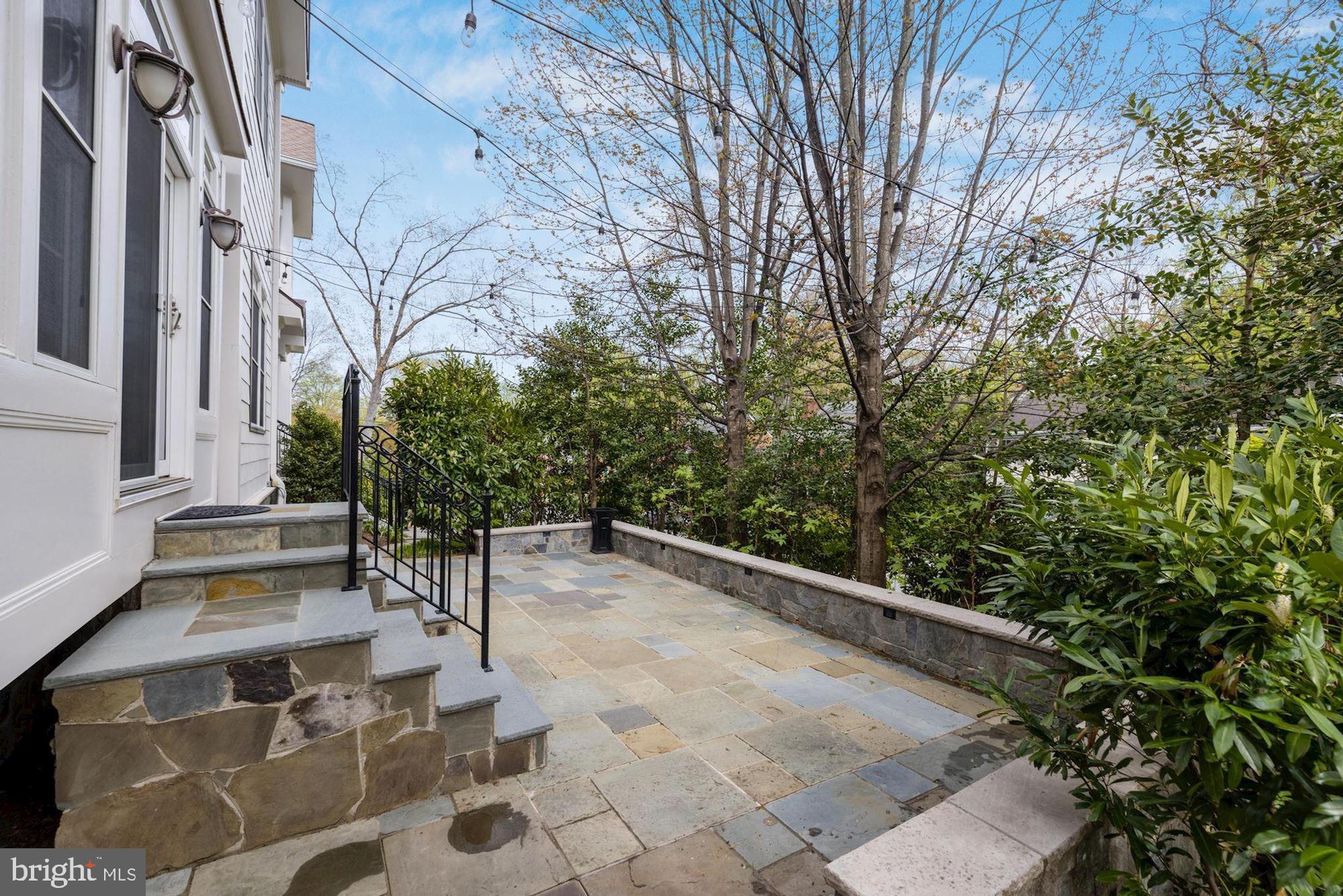 COUNTRY CLUB GROVE - Residential