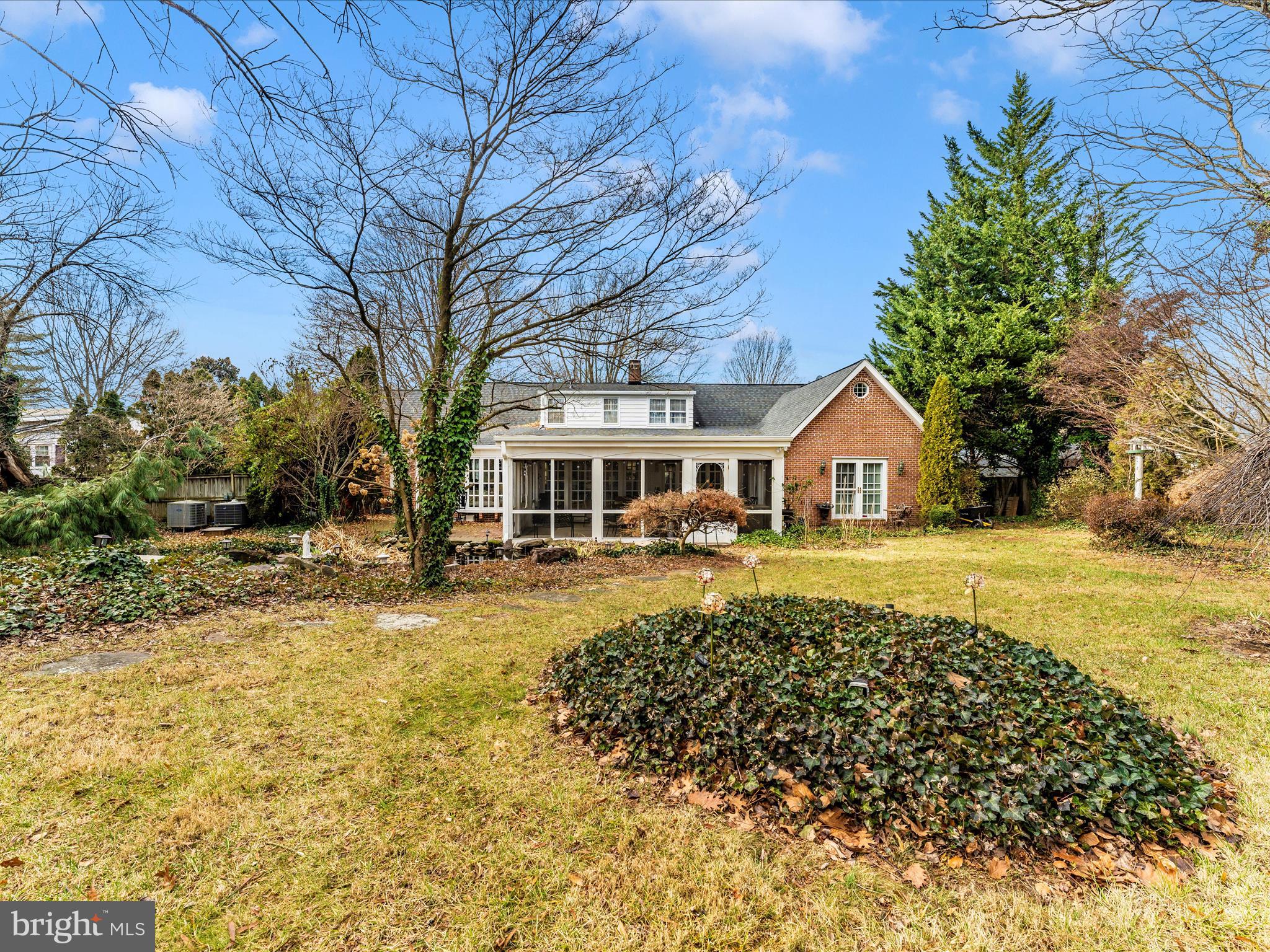 SPRING VALLEY - Residential