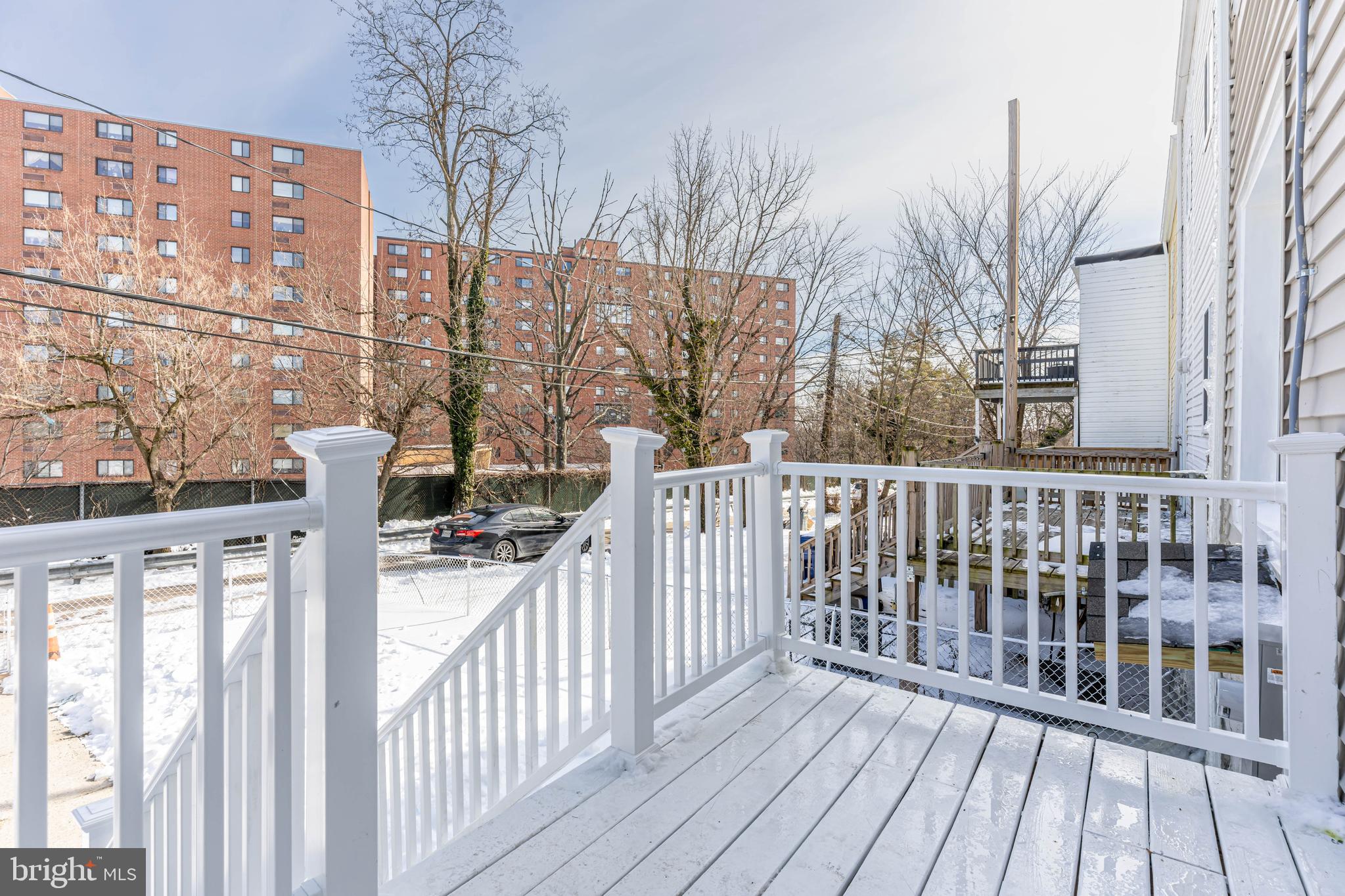 PARK CIRCLE - Residential
