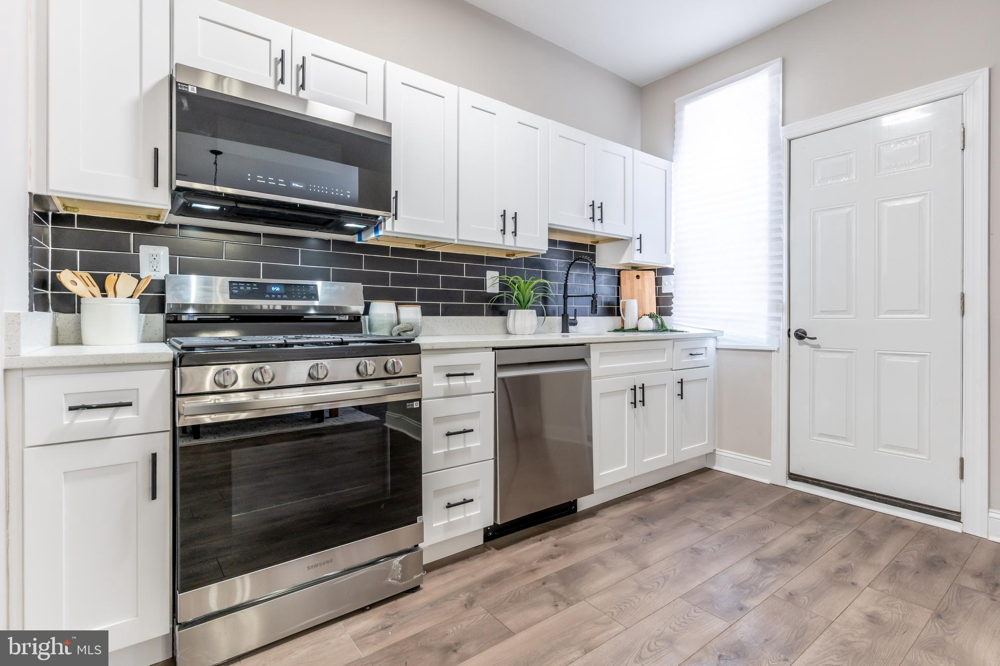 PARK CIRCLE - Residential