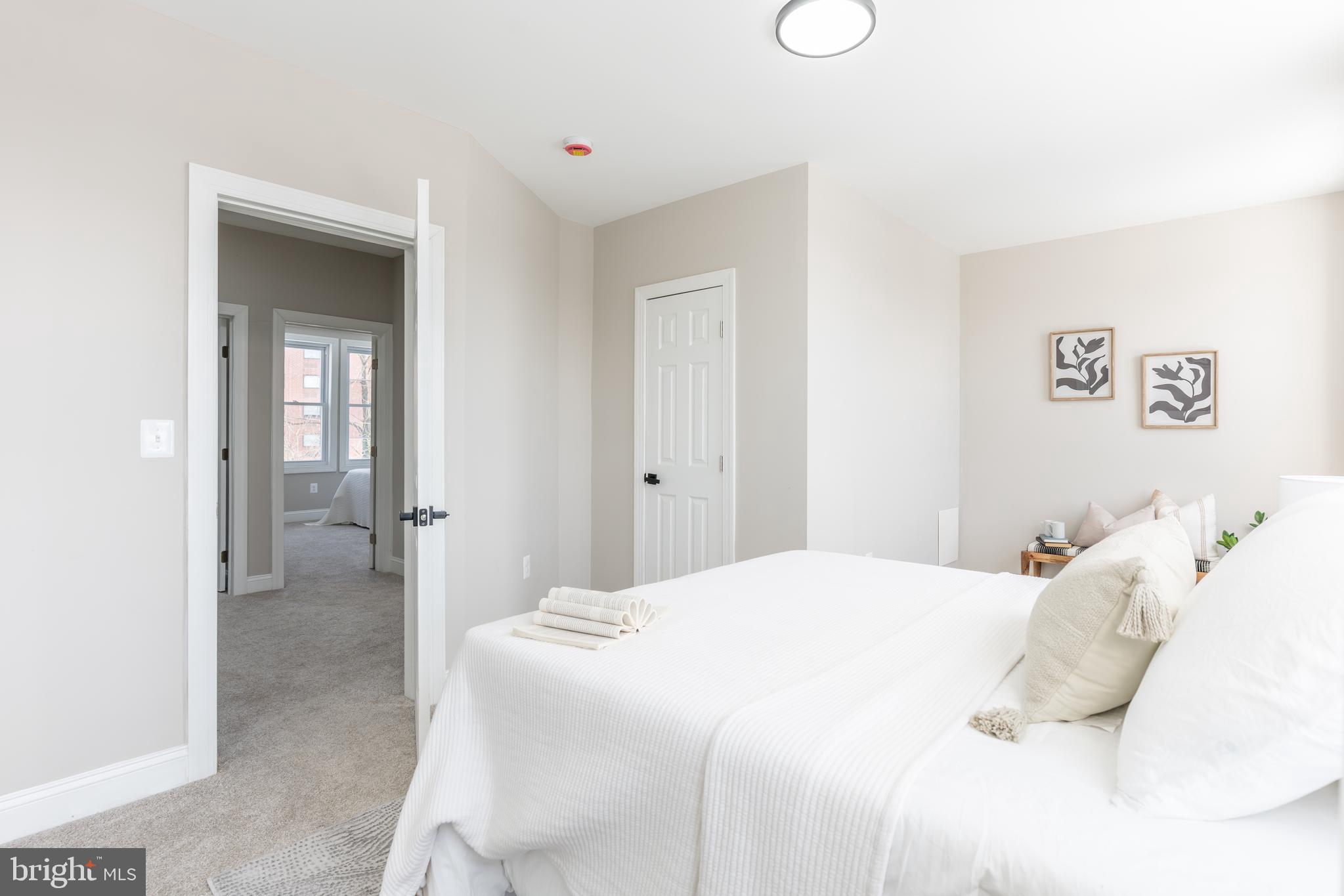 PARK CIRCLE - Residential
