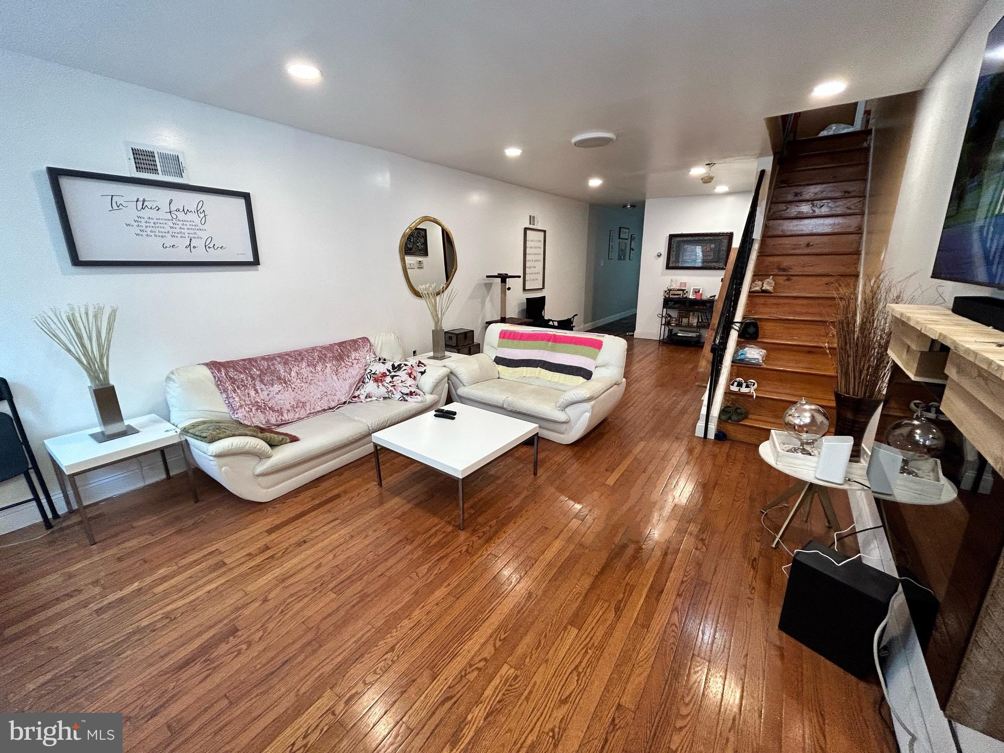 POINT BREEZE - Residential