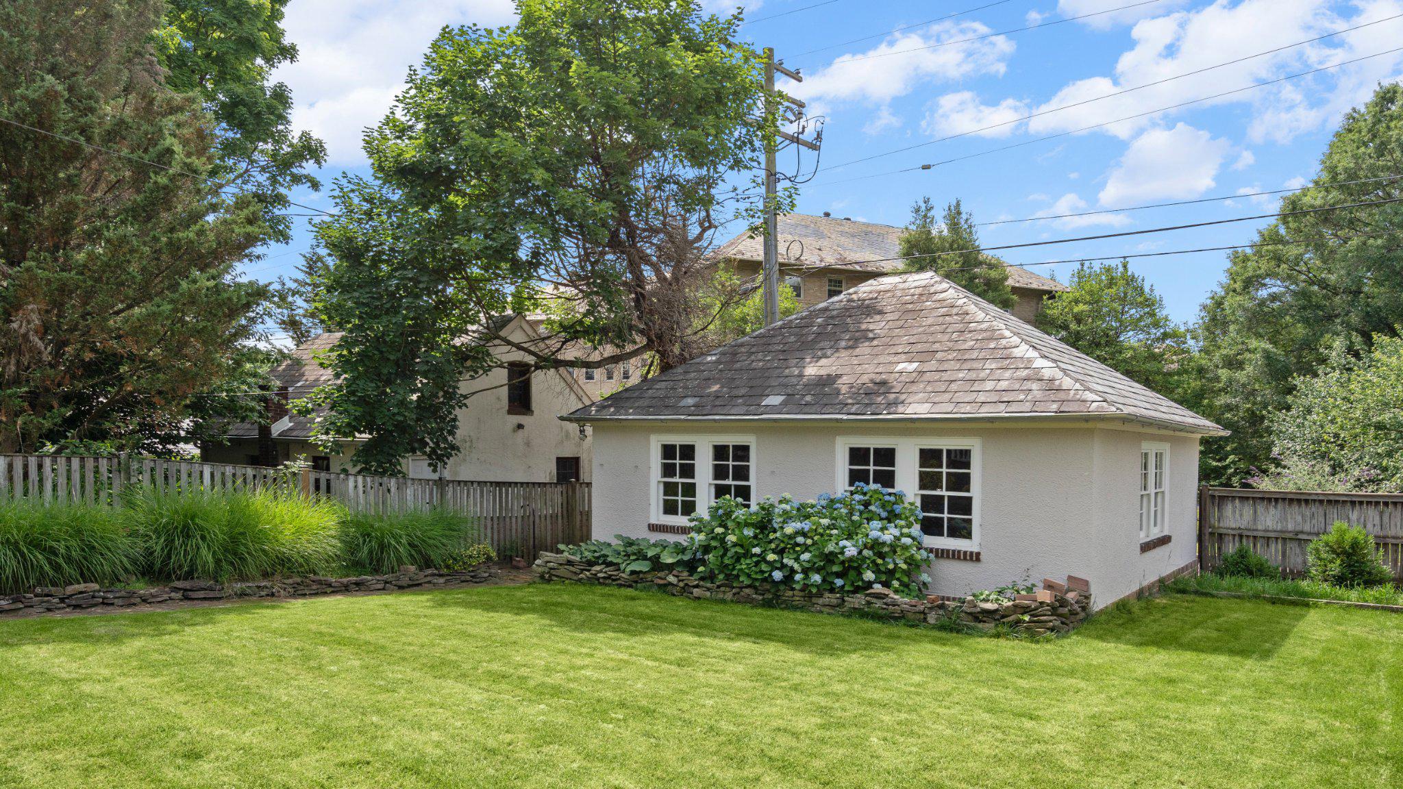 ROLAND PARK - Residential