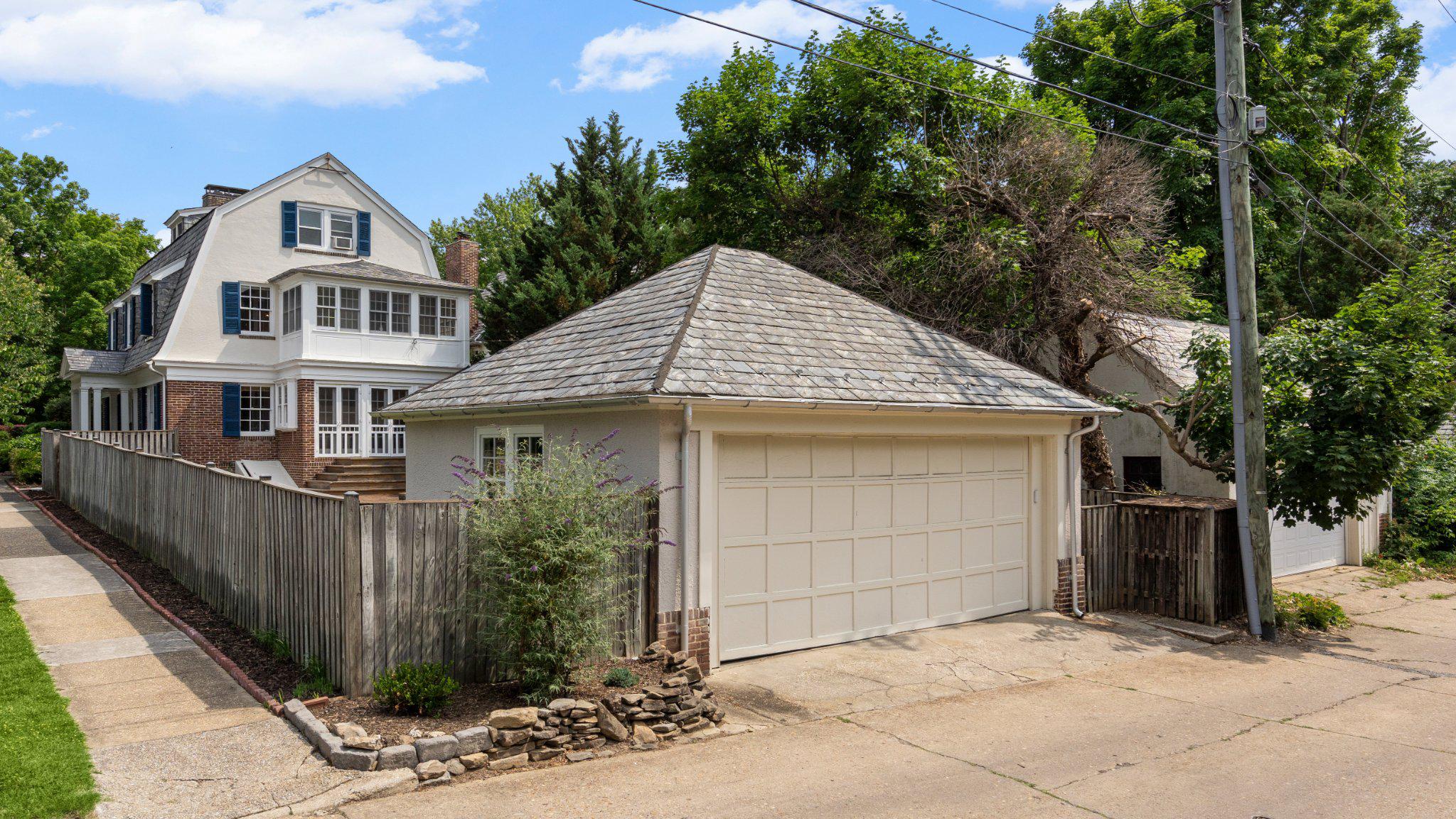 ROLAND PARK - Residential