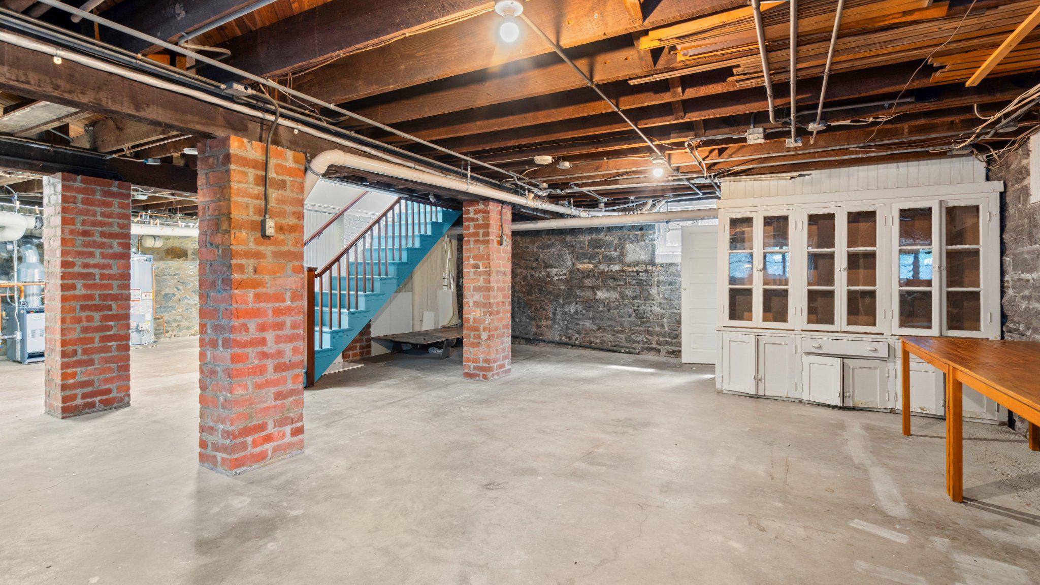 ROLAND PARK - Residential