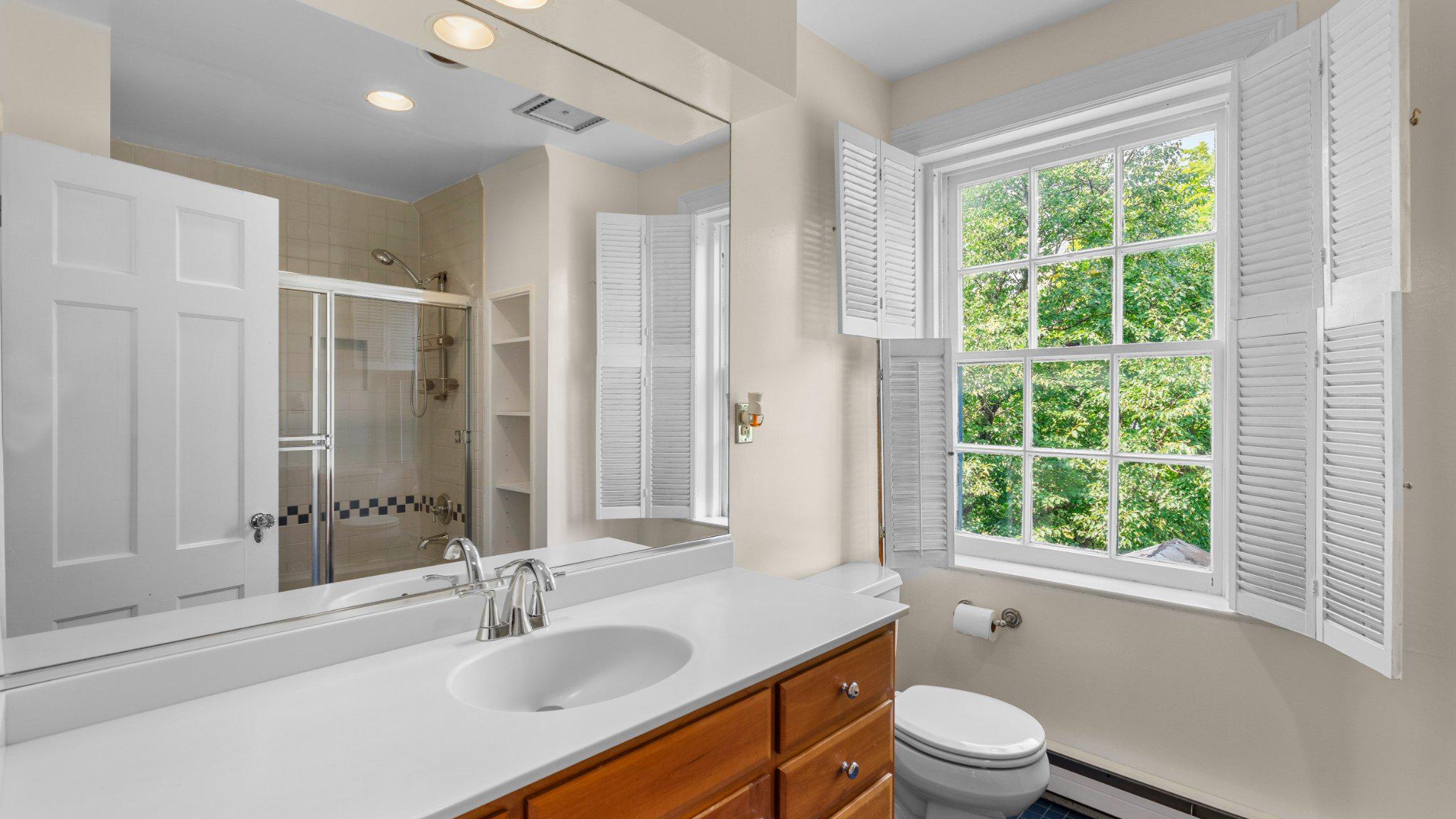 ROLAND PARK - Residential