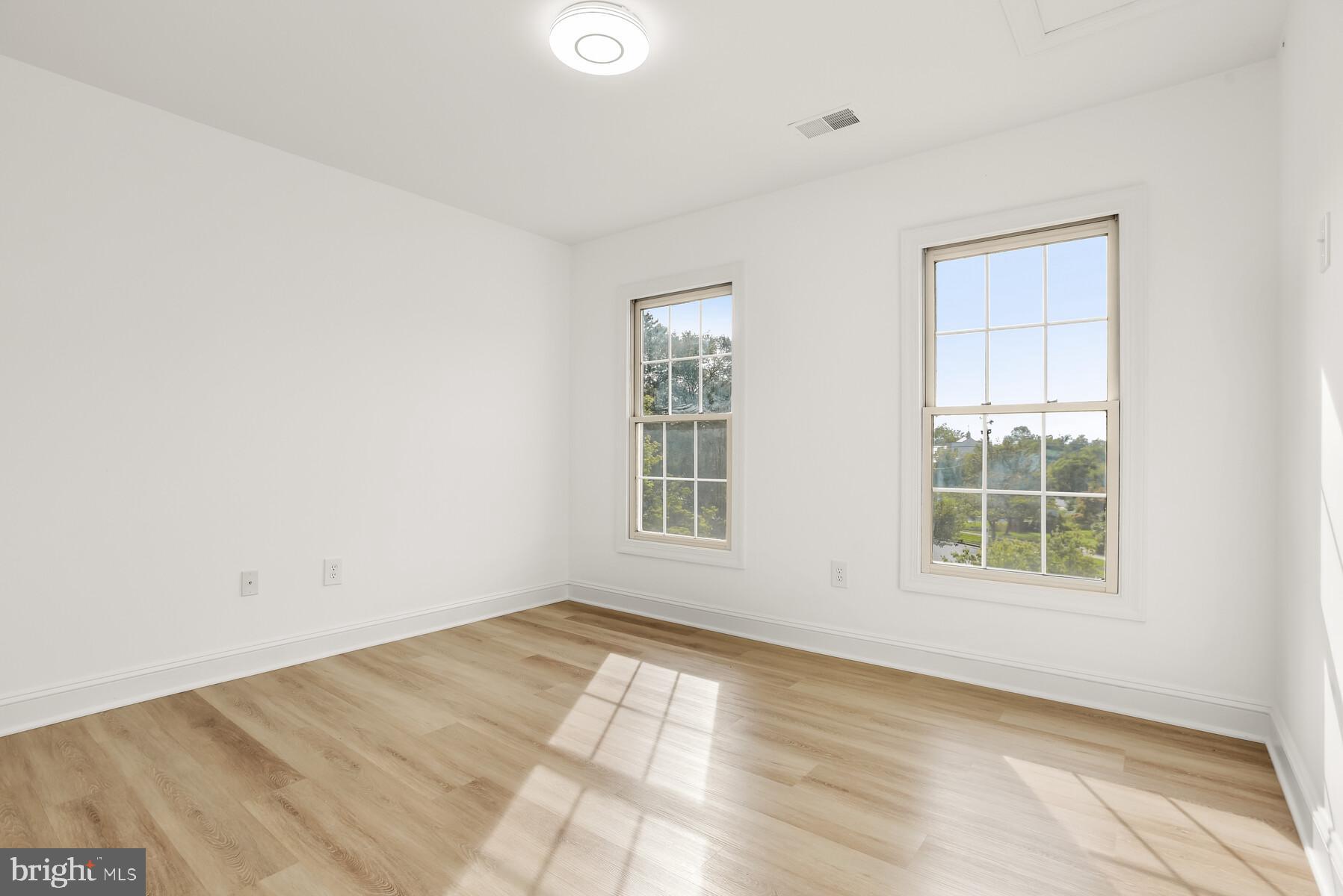 NOTTINGHAM WOODS - Residential