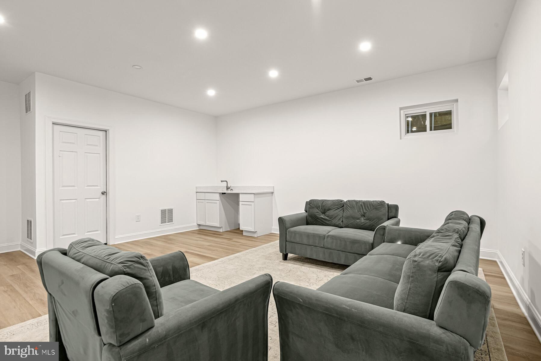 NOTTINGHAM WOODS - Residential
