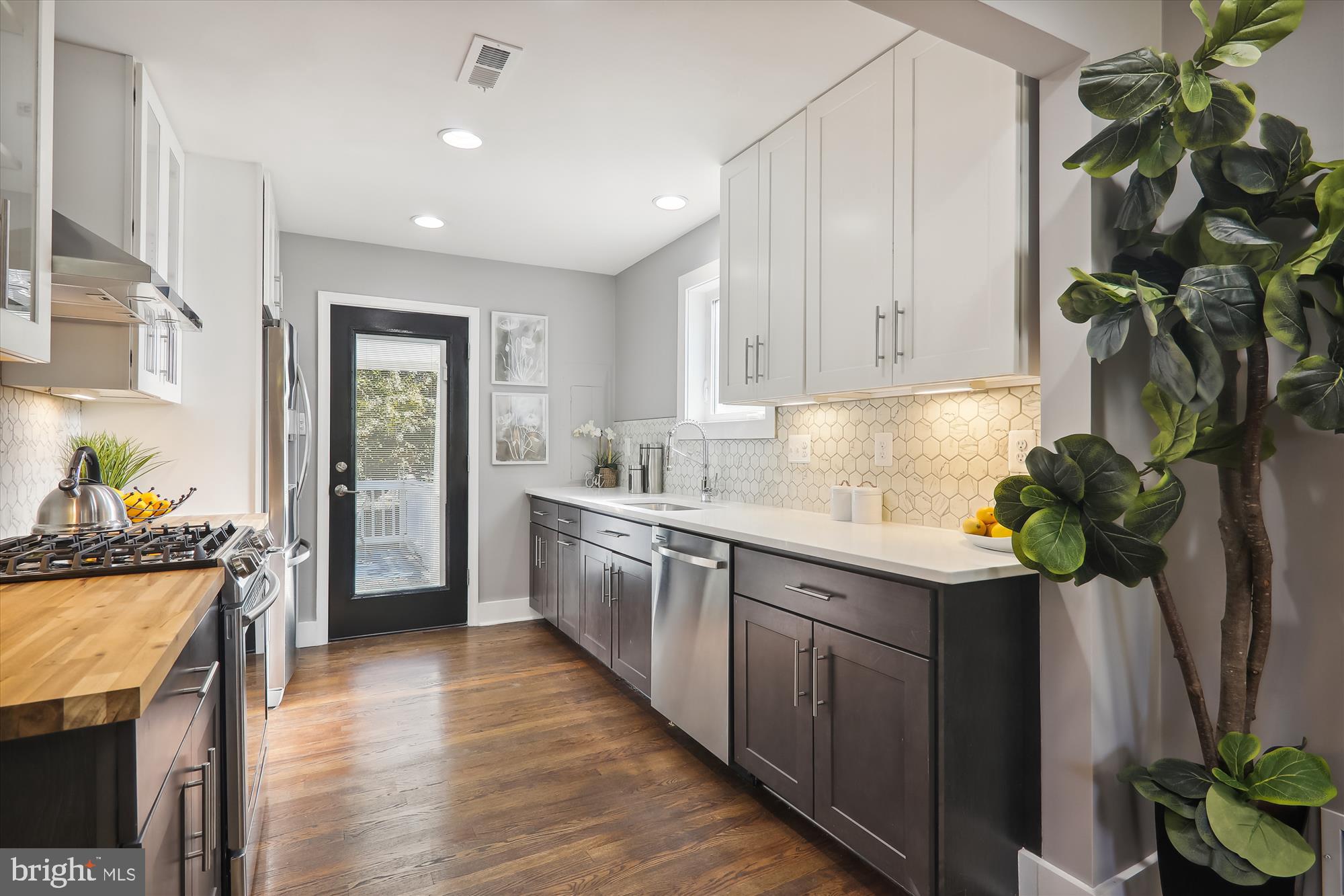 ROCKCREST - Residential
