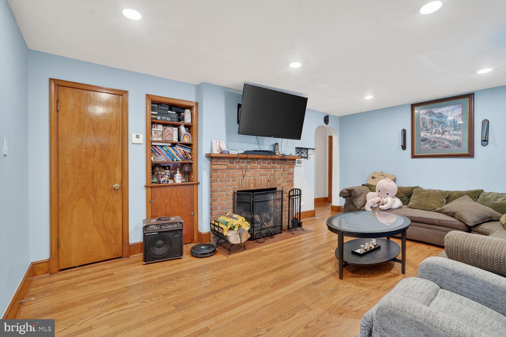 EAST COLUMBIA - Residential