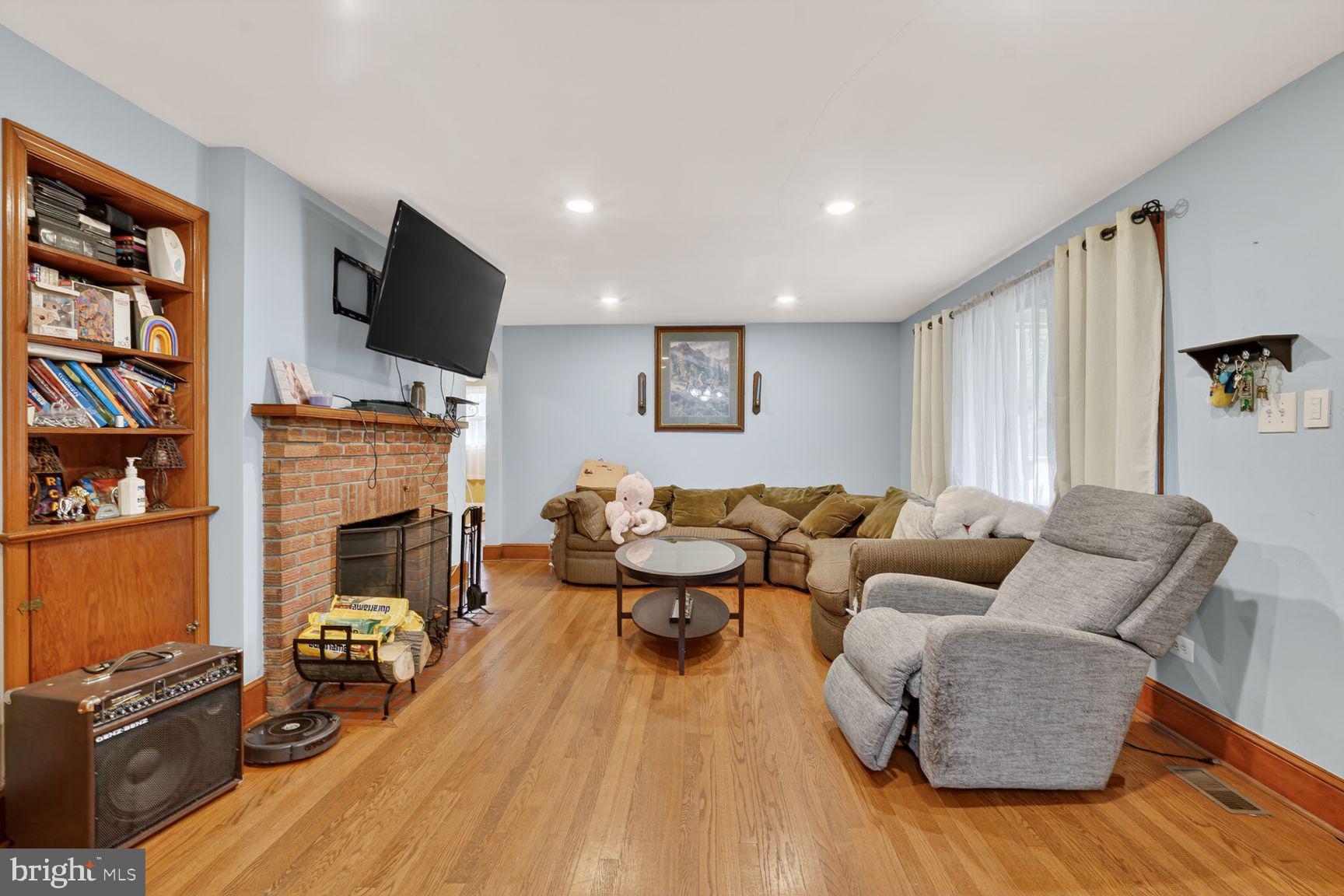 EAST COLUMBIA - Residential