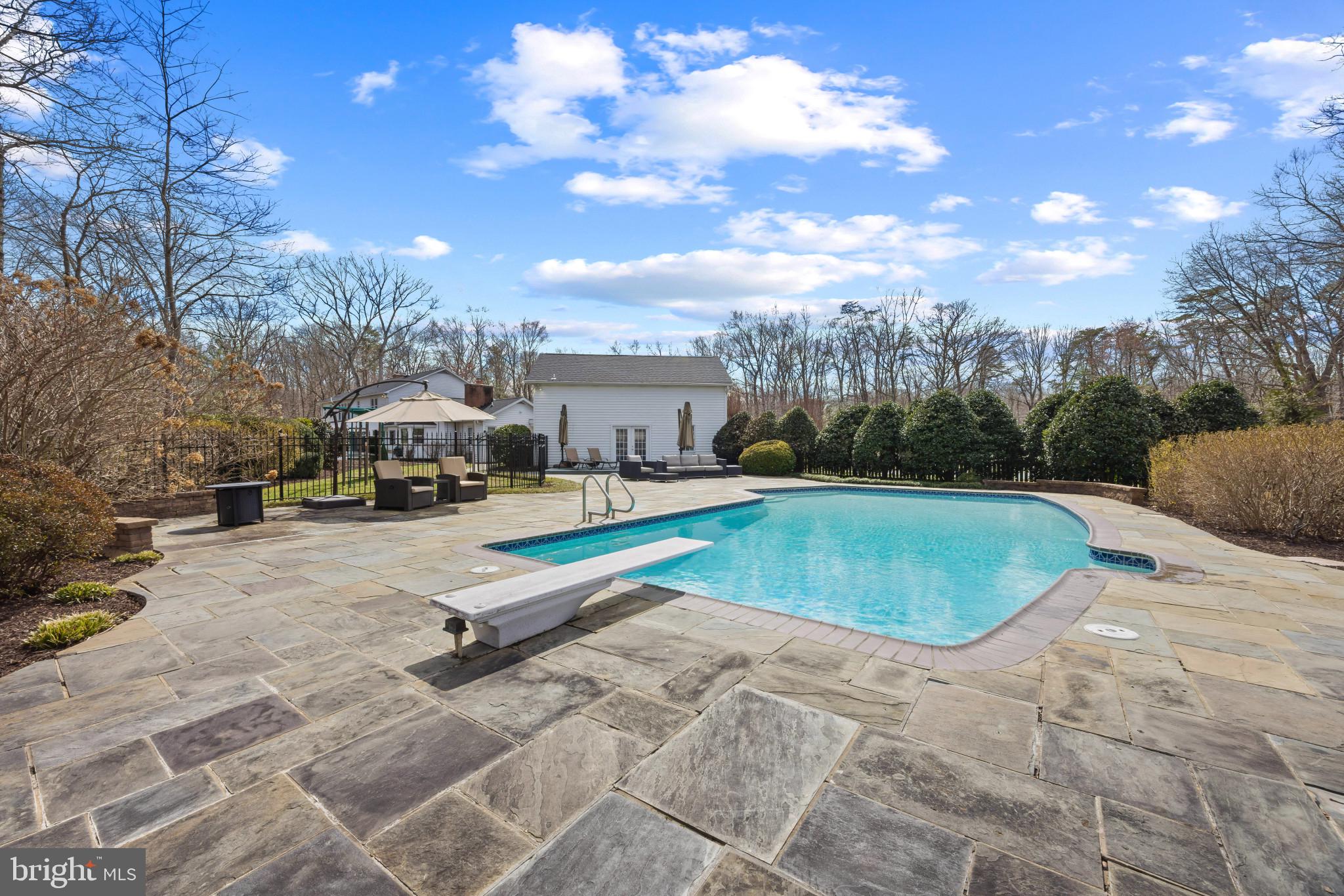 HARBOR HILLS - Residential