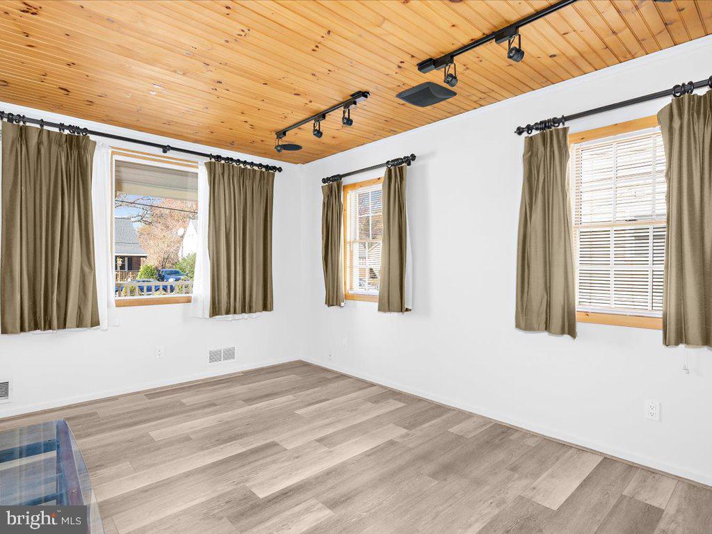 FRENCHS PARK - Residential