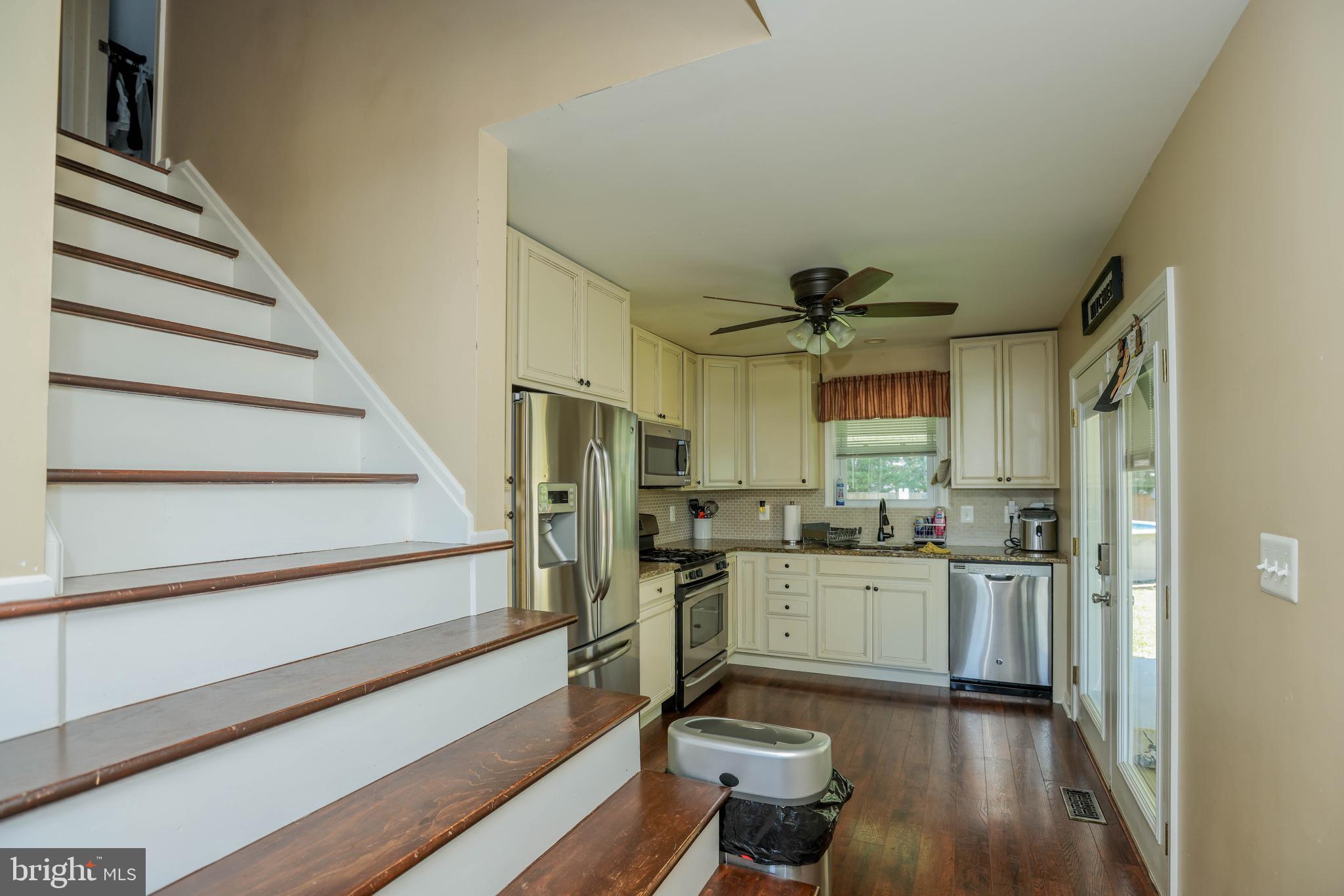 LYNBROOK - Residential