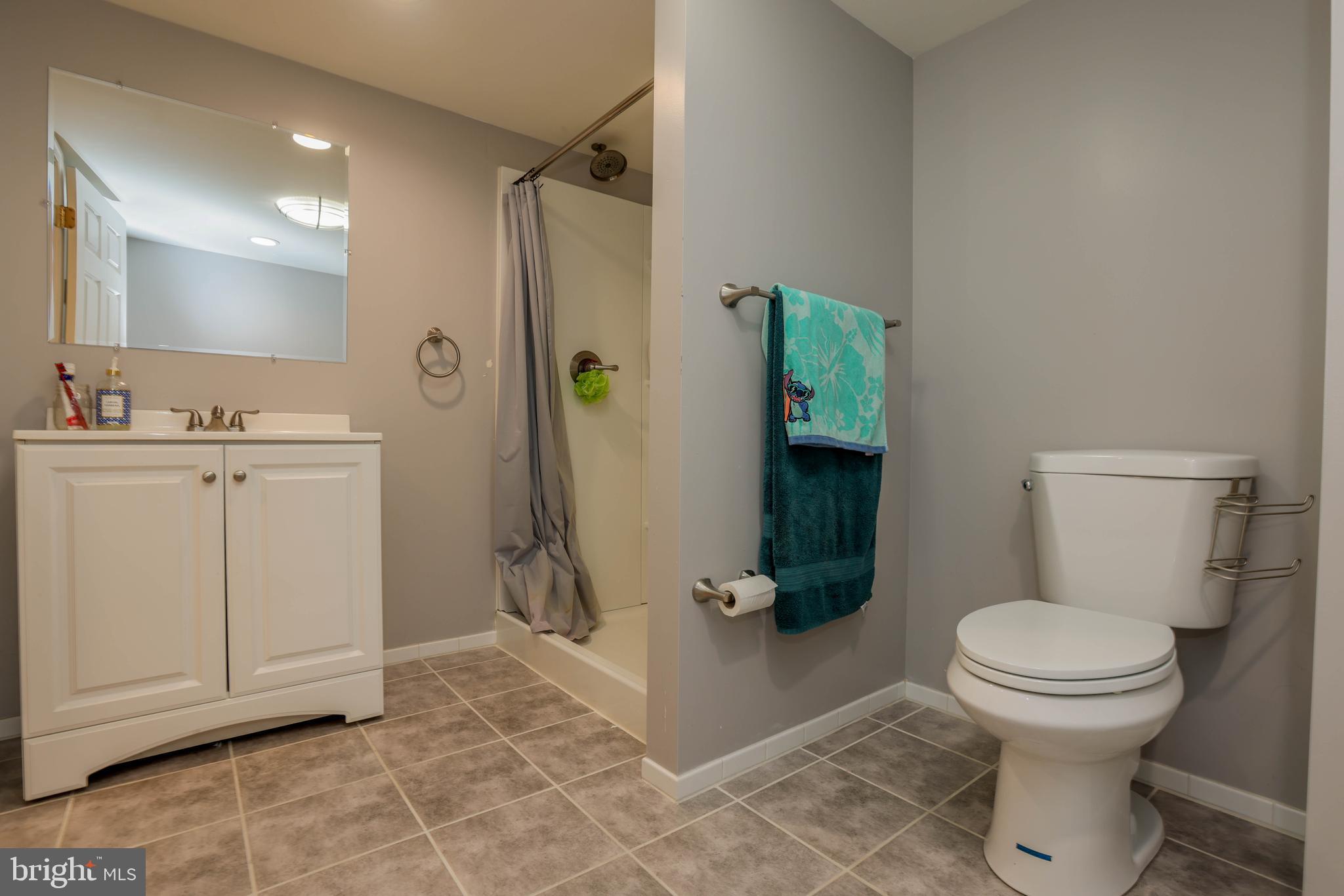 LYNBROOK - Residential