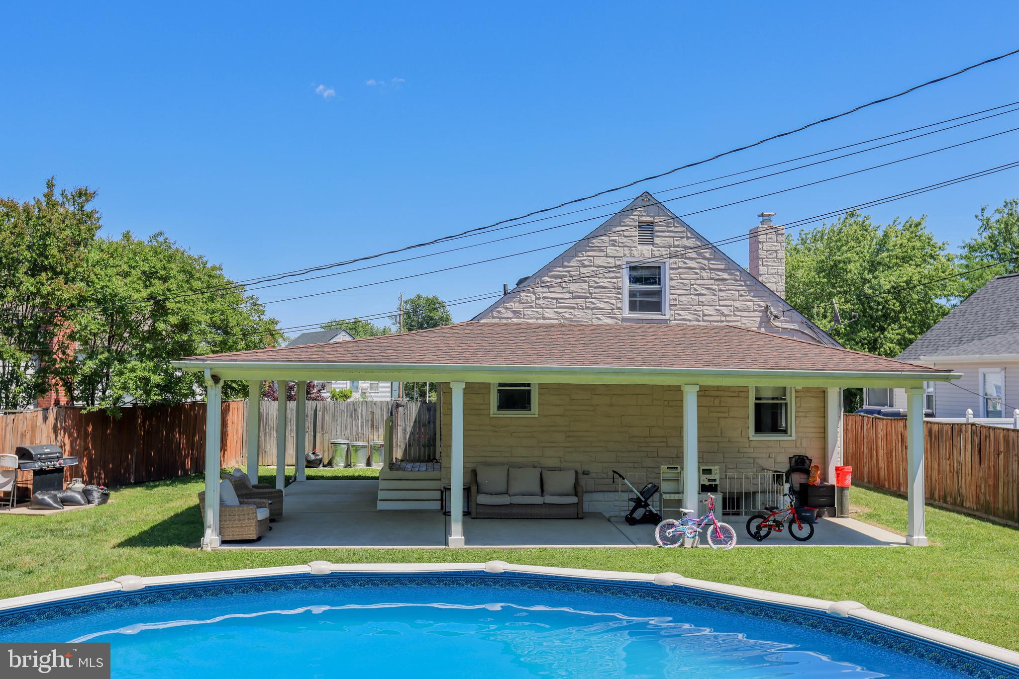 LYNBROOK - Residential